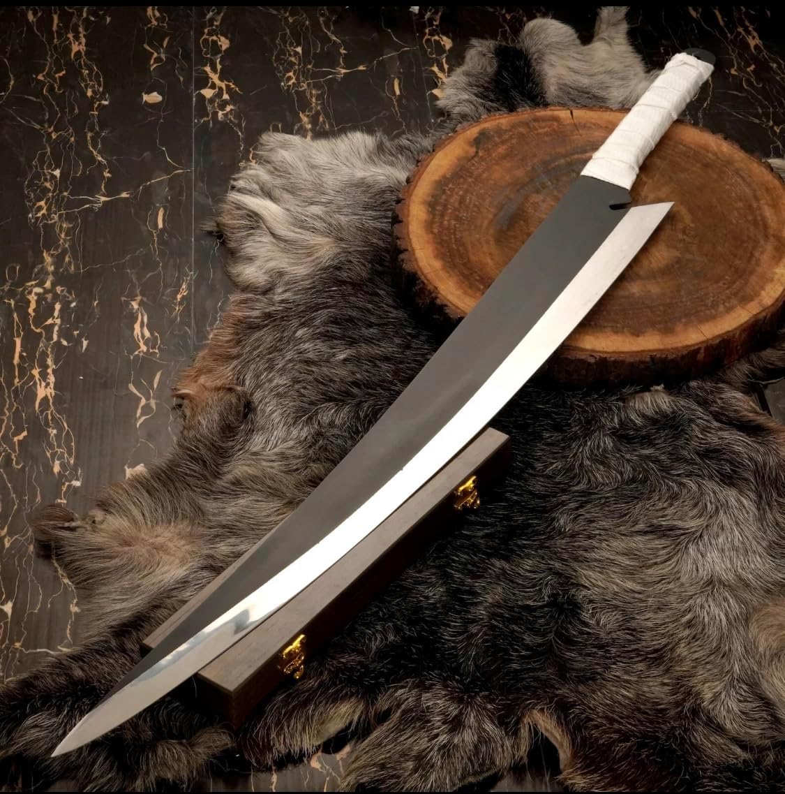 OLDZ CRAFTZ- Kurosaki Ichigo Zangetsu Collectible Cosplay Sword - 40 Inch Carbon Steel Blade, Leather Sheath - Anime Cosplay Katana Replica | Ichigo Sword Collectible Gift for Fans