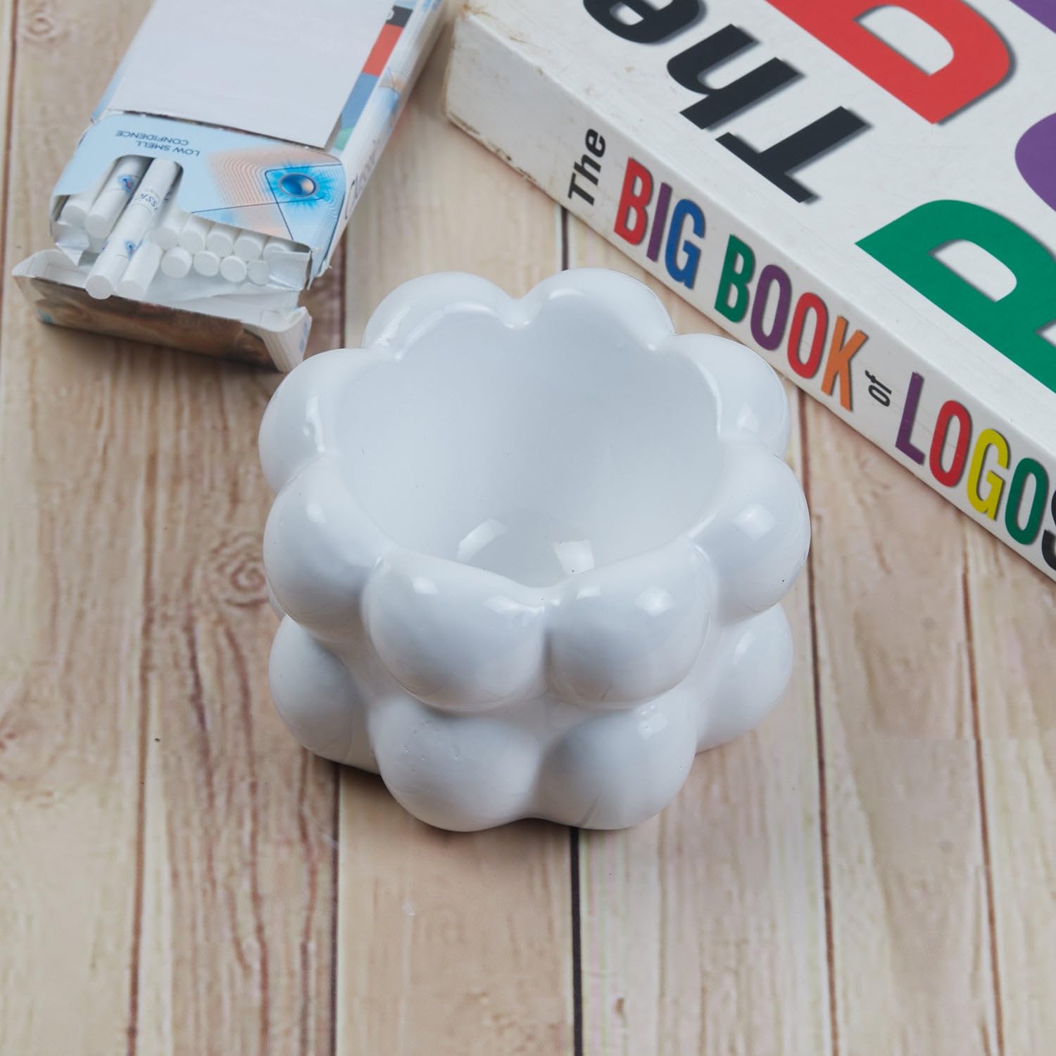 Groovy Ceramic Ashtray for Home & Office, White (10376)-picture-20