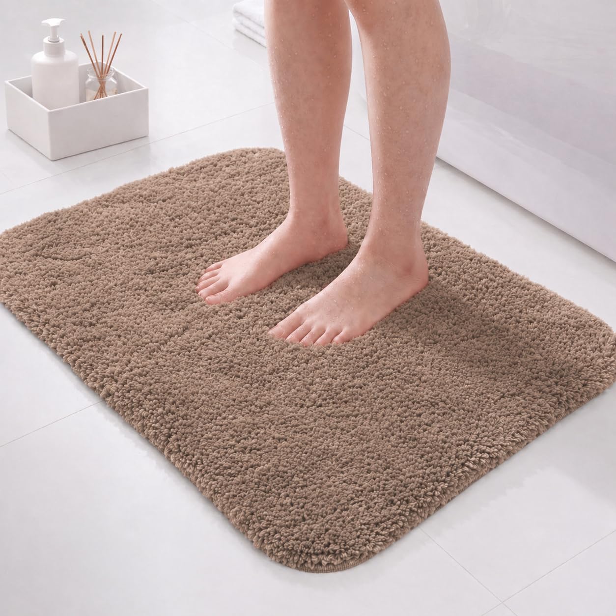 PUFFMAT Microfibre Bath Mat 60 x 40 cm Champagne, Absorbent Bathroom Rug with Soft Plush Pile and TPR Backing, Machine Washable Compact Bathroom Mat for Shower, Bathtub, Toilet and Guest Bathroom