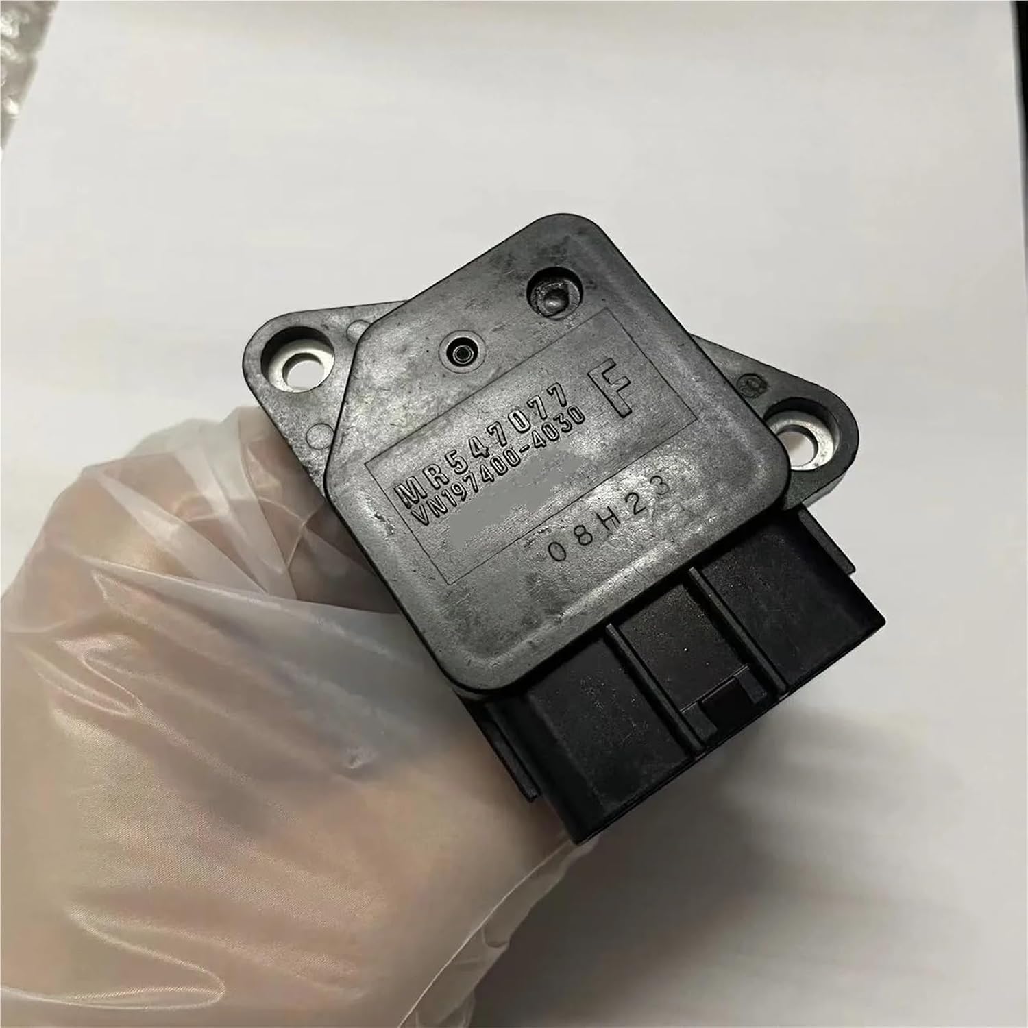 MR547077 13800-63J00 MAF Mass Air Flow Sensor