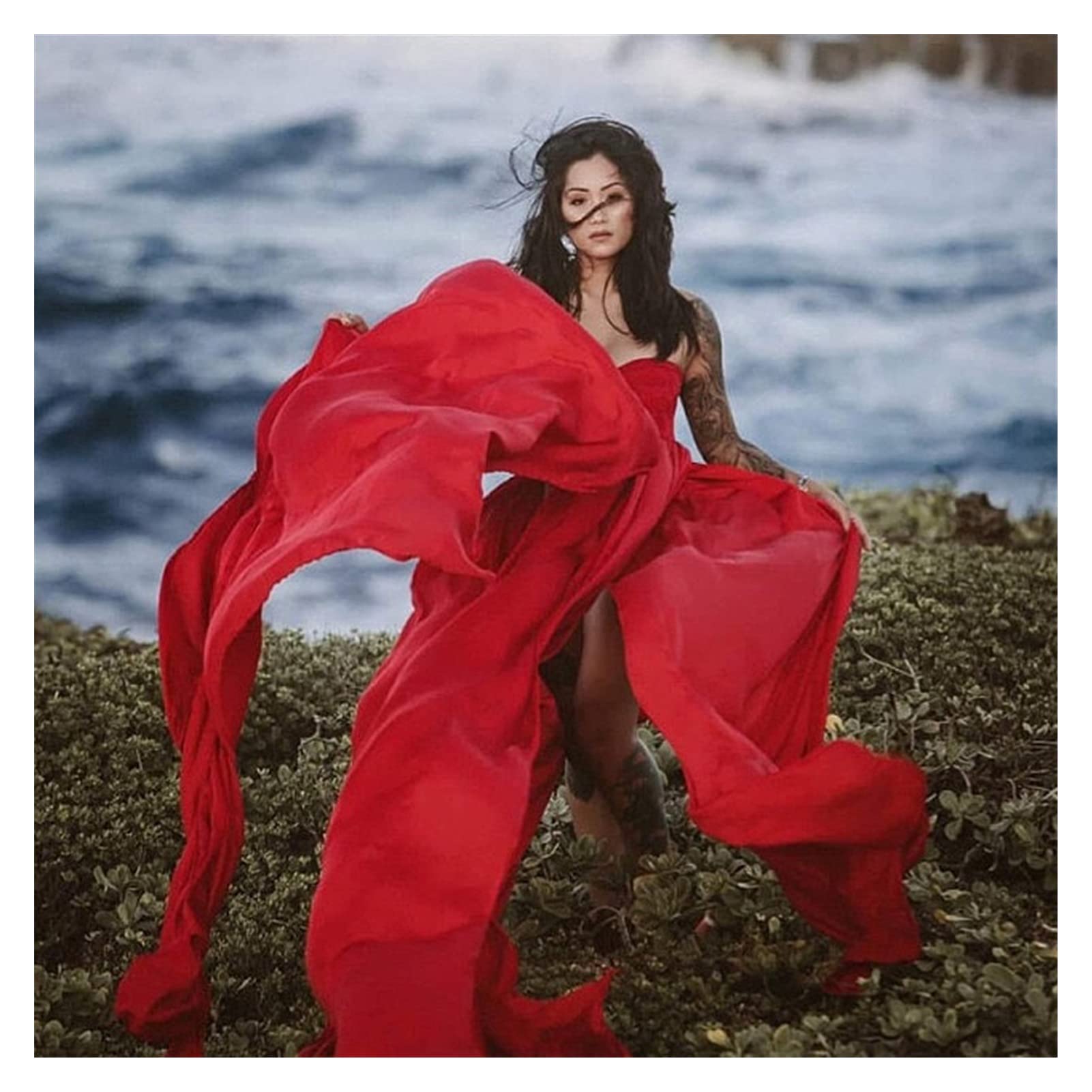Miriam Leone brilla all'ottavo mese di gravidanza con un maxi abito color pastello