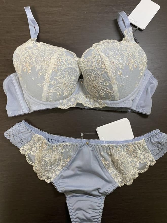 櫻坂46 守屋麗奈 写真集着用 ランジェリー