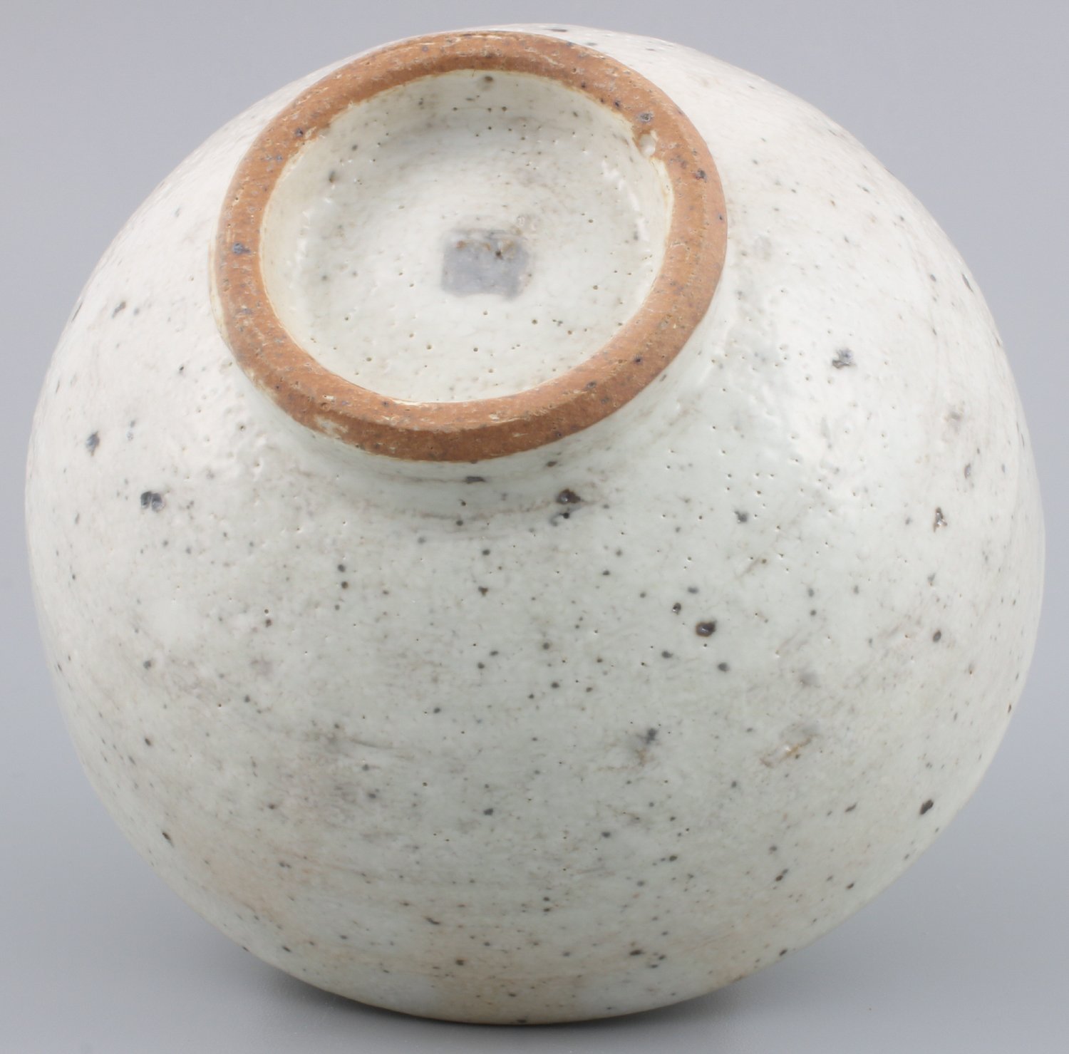 Amazon｜美濃焼 「 大野繁保 」 飯碗 お茶碗 直径約12cm 鉄粉引