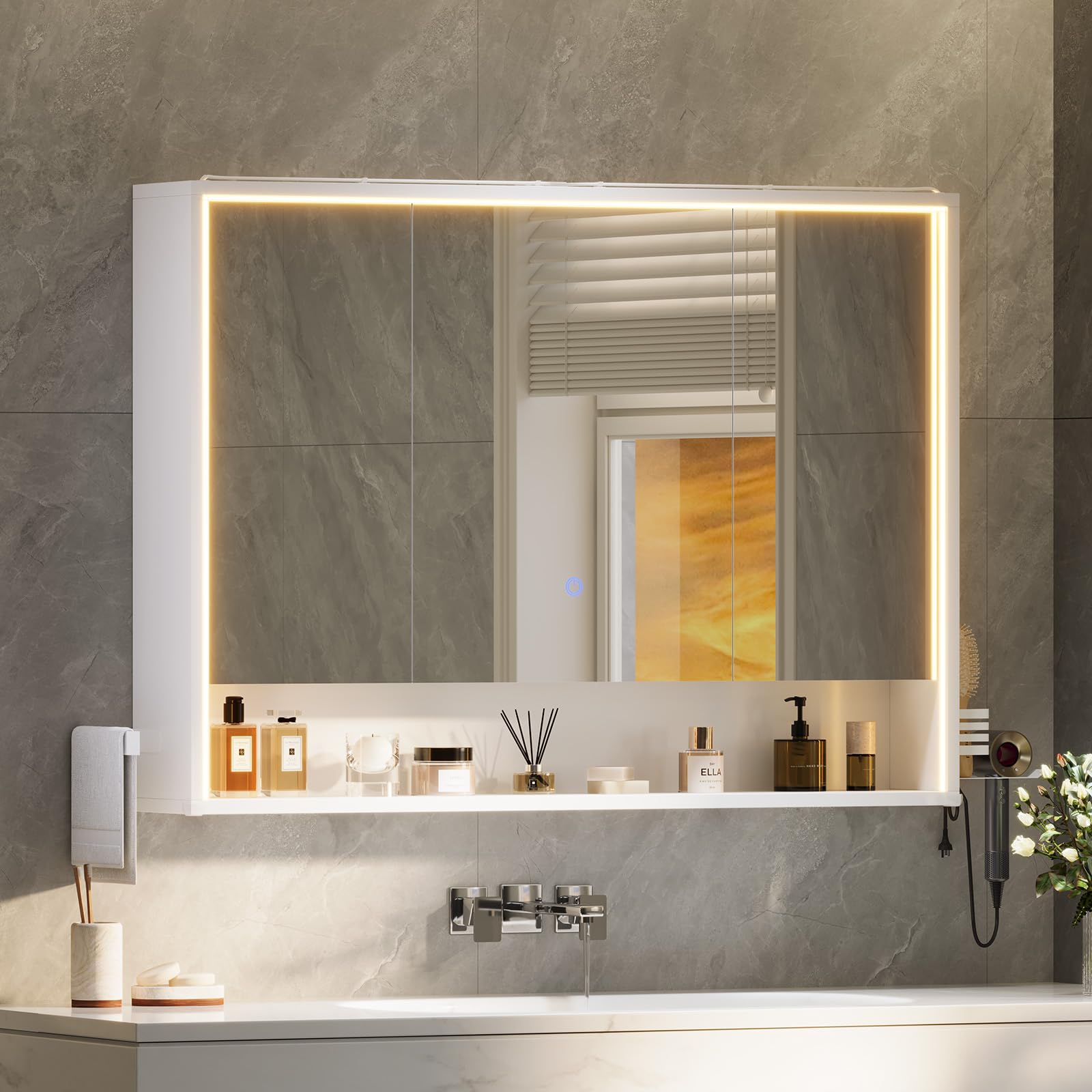 Specchio Bagno Contenitore 100Lx78Hx18P cm – Luce LED Incassata su 3 Lati, Design a 360° per Visione Totale, Touch 3 Luci, Prese, Porta Asciugacapelli e Asciugamani