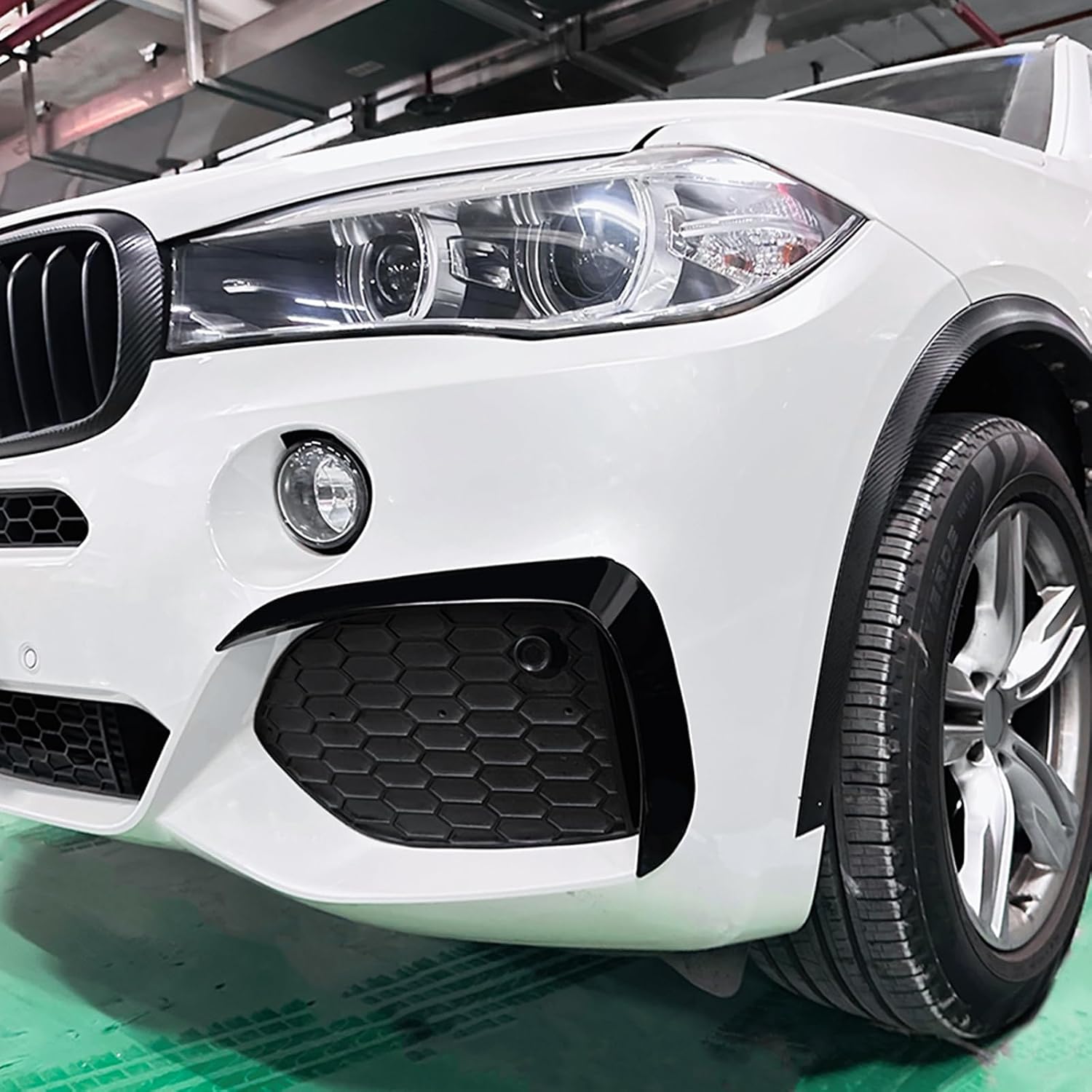 2pcs Front Bumper Side Air Vent Trims For BMW X5 F15 M Sport 2014-2018 Gloss Black Carbon Fiber Look
