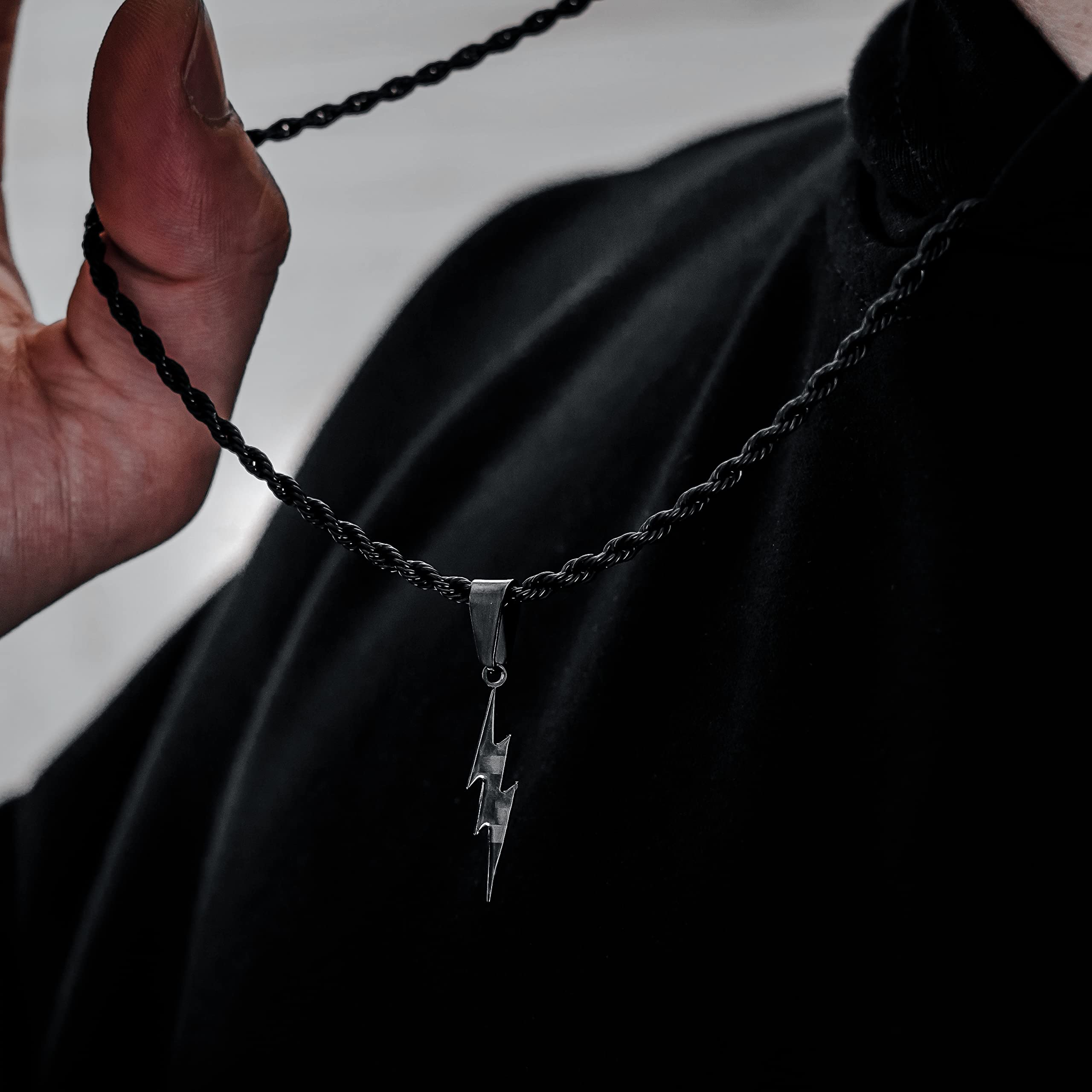 Cadena con colgante rayo de carbono | Acero inoxidable negro | Nobles | joyería de los hombres | Lightning