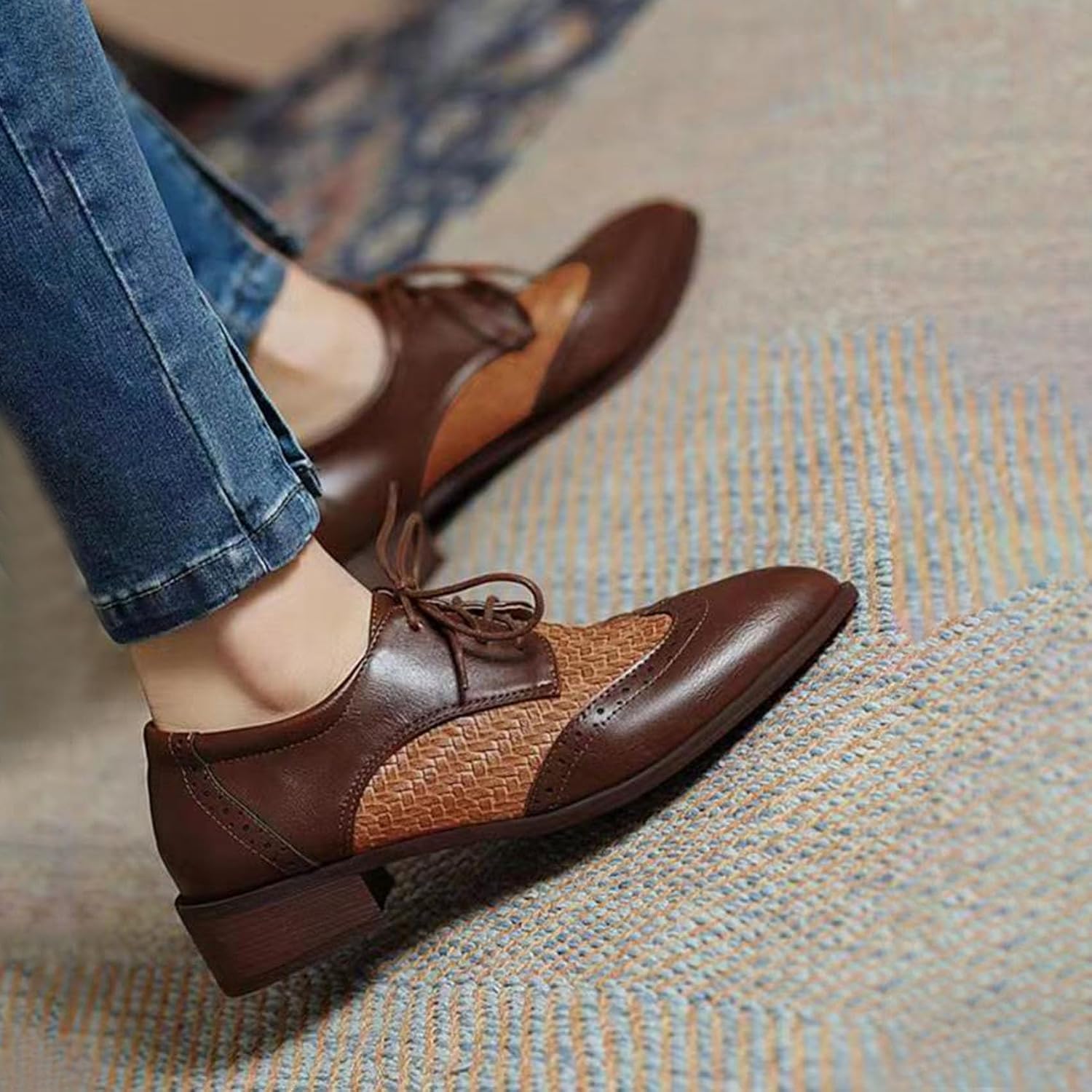 SHEMEE Women's Two Tone Oxfords Saddle Shoes Vintage Perforated Wingtip Brogues Laced Chunky Low Heels Pumps