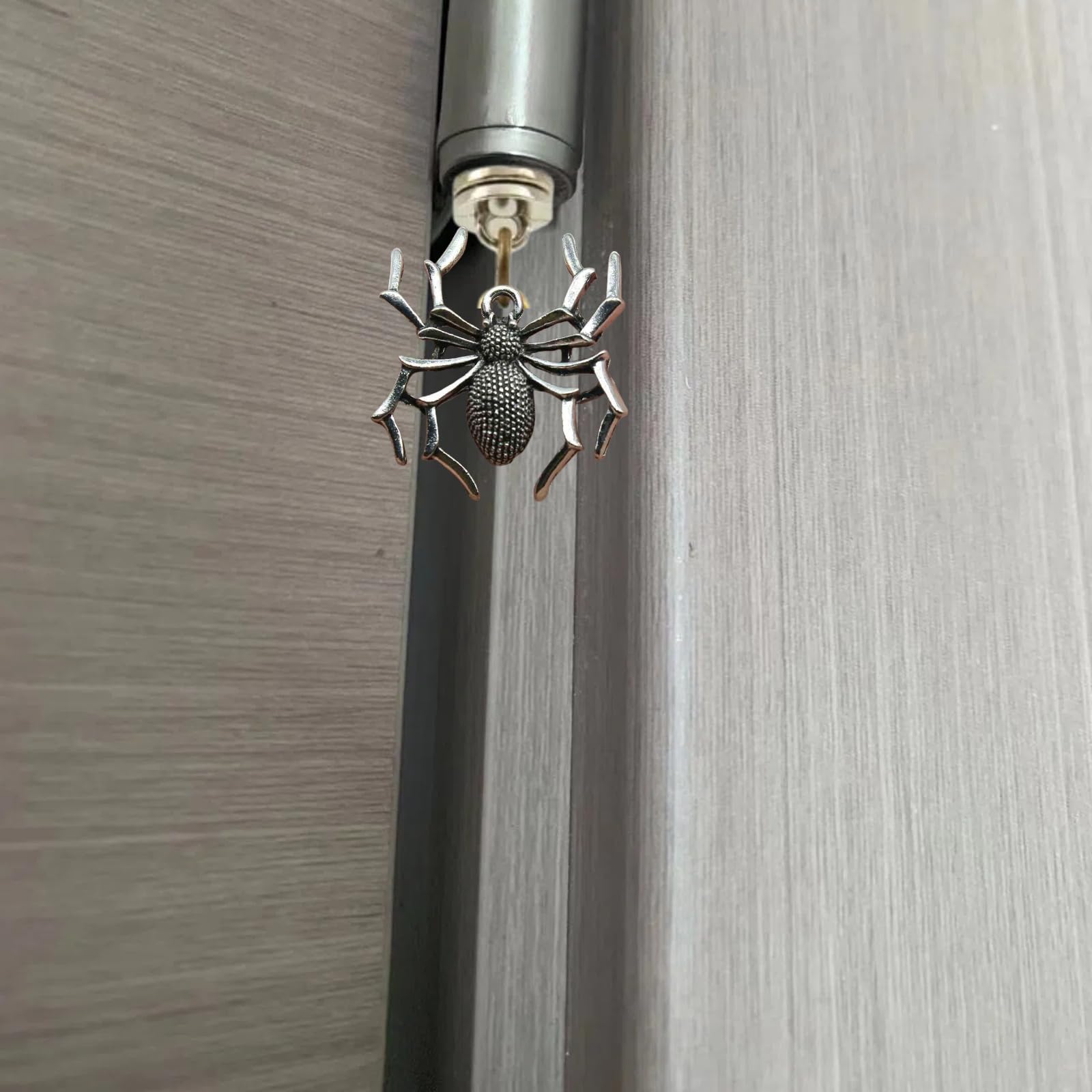 Silver Hinge Head Home Decoration Spider,Magnetic Hinge Dropper Hanging,Magnetic Hinge Head Toppers,Door Hinge Pin Topper (Silver)