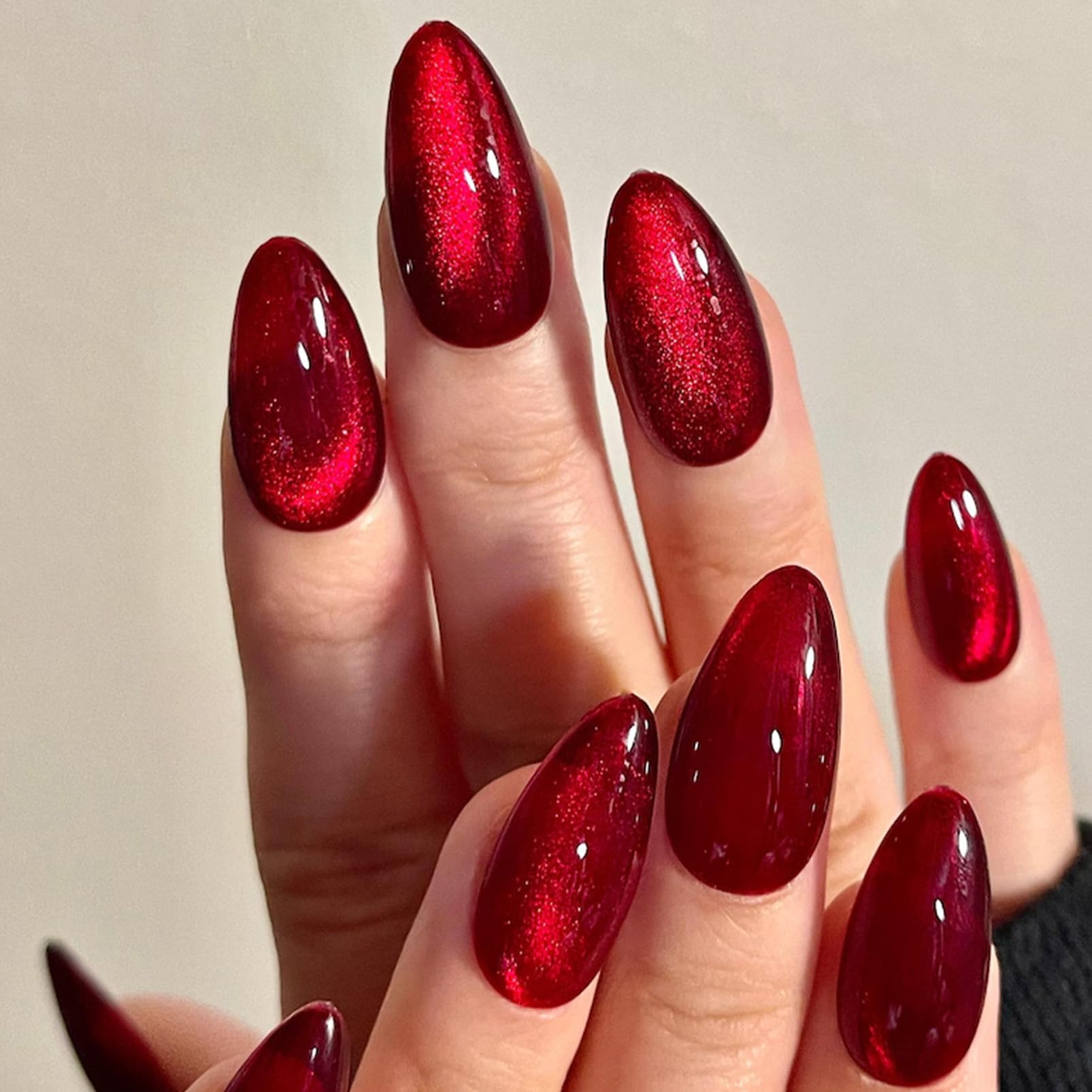 Clawrex Cat Eye Press on Nails Kurz, 24 Stück Rot Rund Nägel zum Aufkleben Katzenaugen, Full Cover Fingernägel Mit Nagelkleber, Glänz Soft Gel Fake Nails für Frauen, Künstliche Nagel Nail Art