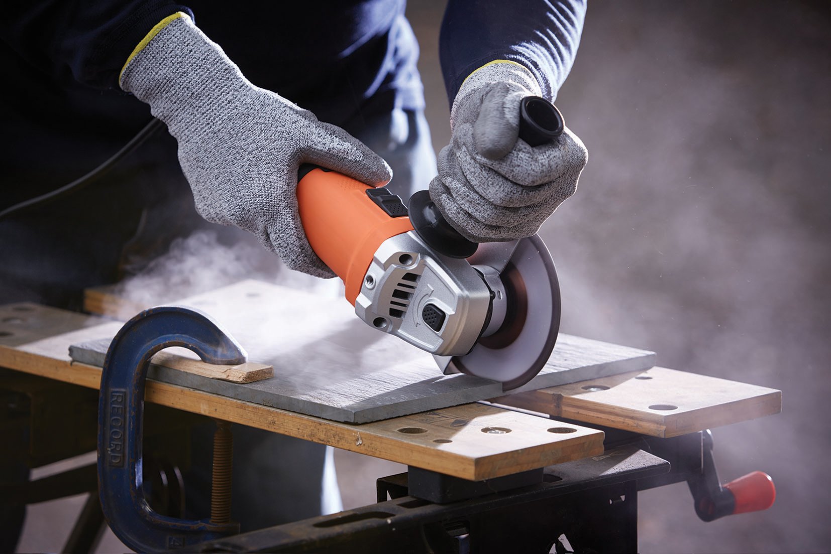 Black + Decker kg752-qs Smerigliatrice Confezione in cartone 125 mm 800 W