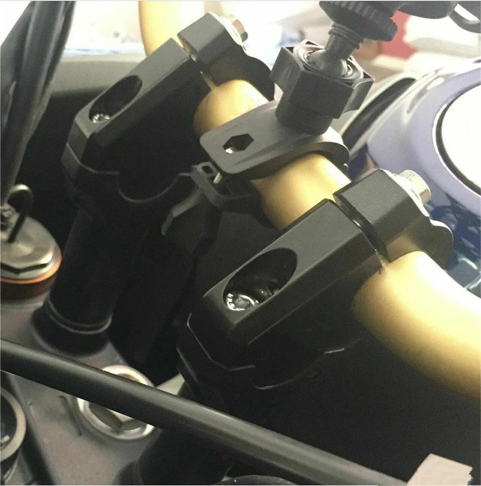 Morsetto Riser Riser Manubrio Moto per H&Onda CRF1100L Africa Twin 1100 Africa Twin 1100 Adventure Sports 2020-2025 Staffa di Sollevamento Kit Compensa Dell'altezza(Nero 1)
