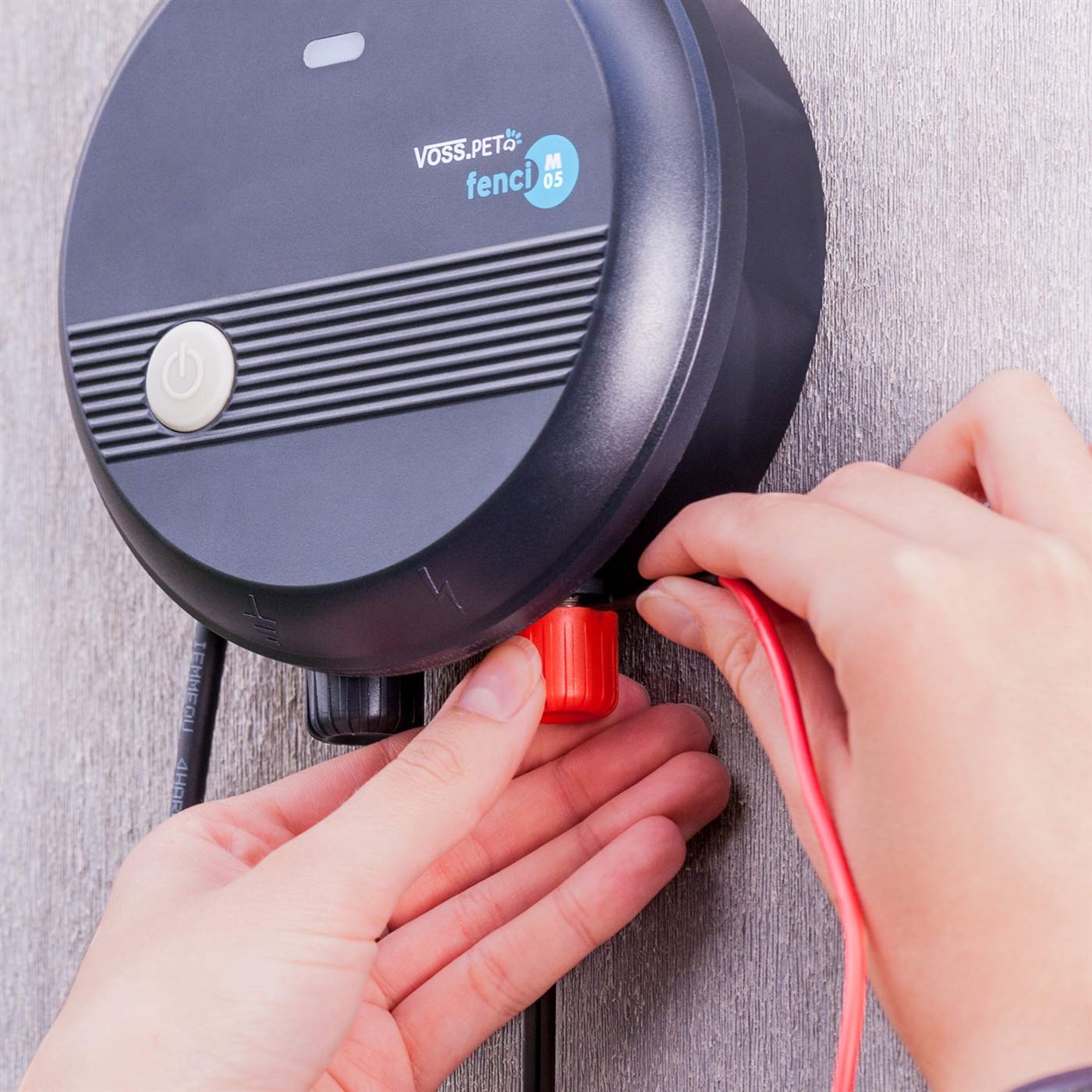 VOSS.PET Pastor eléctrico fenci M05, Electrificador de cercados 230V, para Perros, Gatos y Uso en el jardín