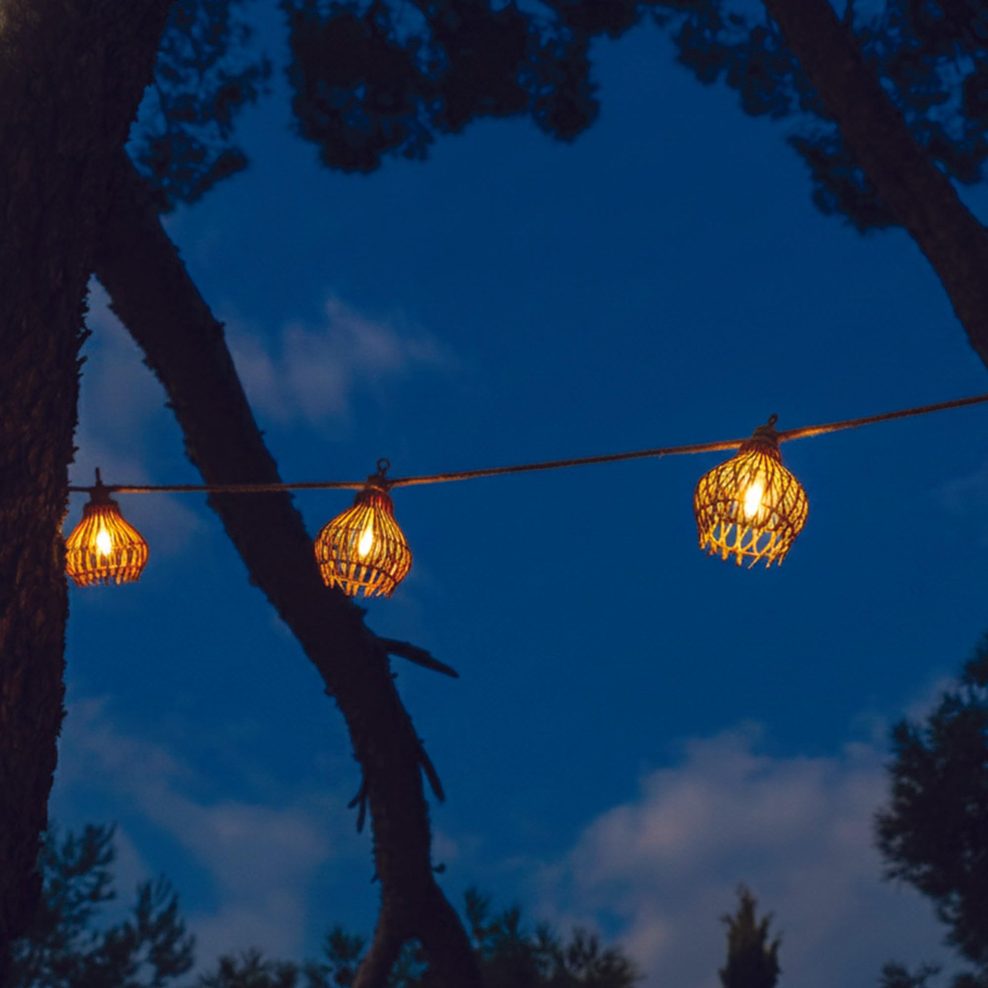 Ghirlanda luminosa esterna collegabile 10 paralumi naturali in rattan ROTILIA LIGHT HYBRID bianco caldo 8 m solare e su settore