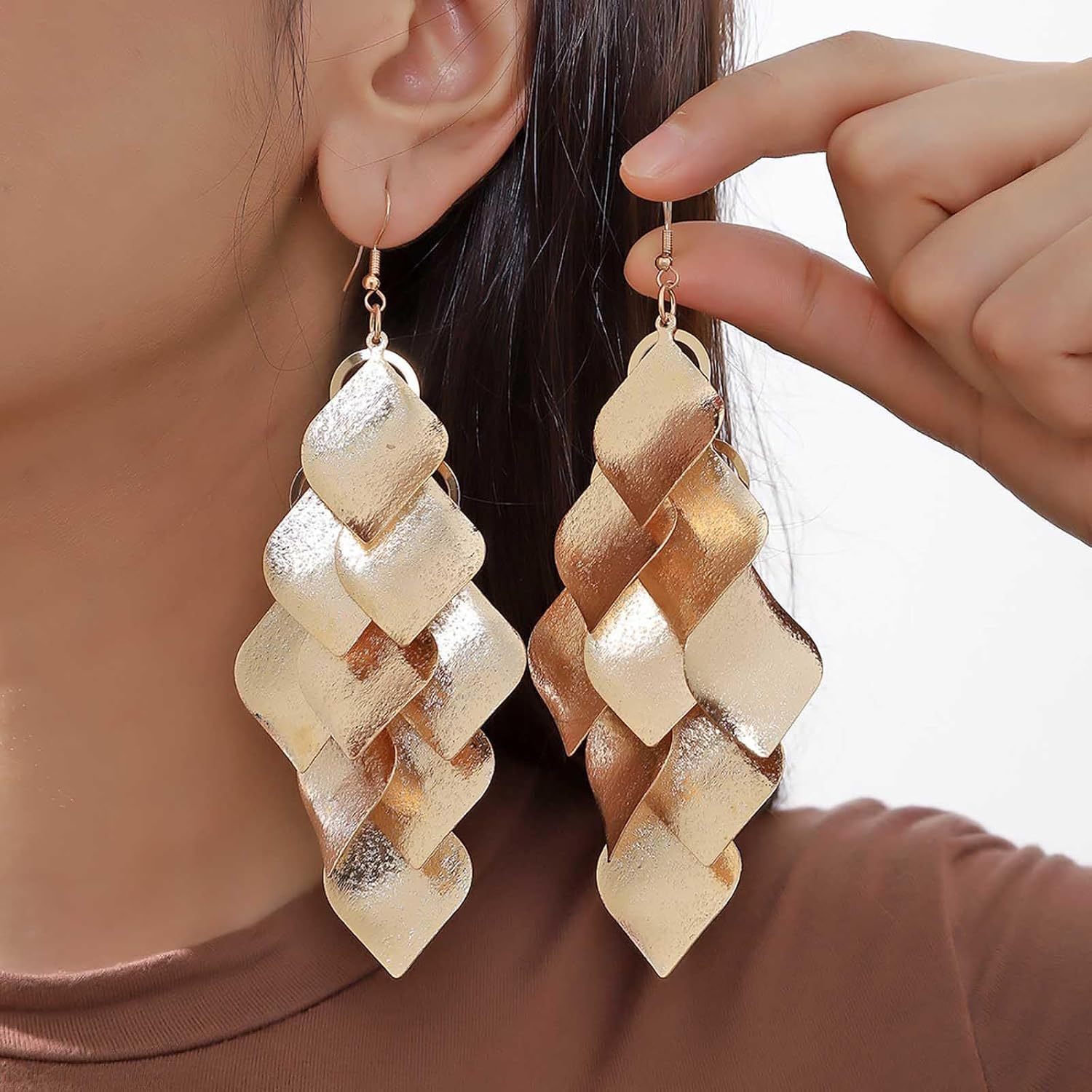 Andelaisi Punk Chandelier Leaf Earrings Long Leaf Chandelier Earrings Exaggerated Metal Leaf Drop Earrings Leaf Statement Earrings Gold Chunky Leaf Fringe Earrings Jewelry for Women - Image 6