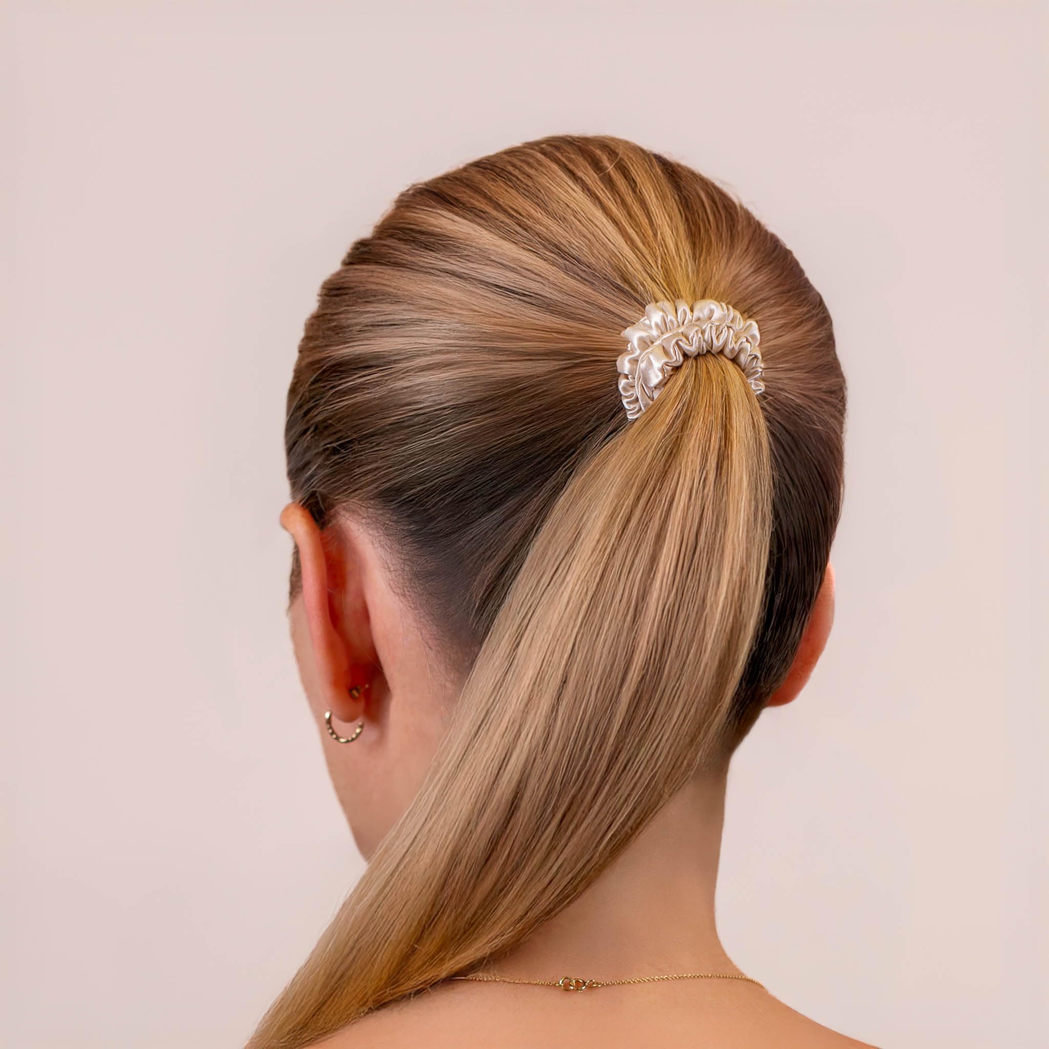 SilkTrip 100% Mulberry Silk Hair Scrunchies, Luxury Non-Slip Silk Hair Ties No Damage, Prevents Frizz - Image 3
