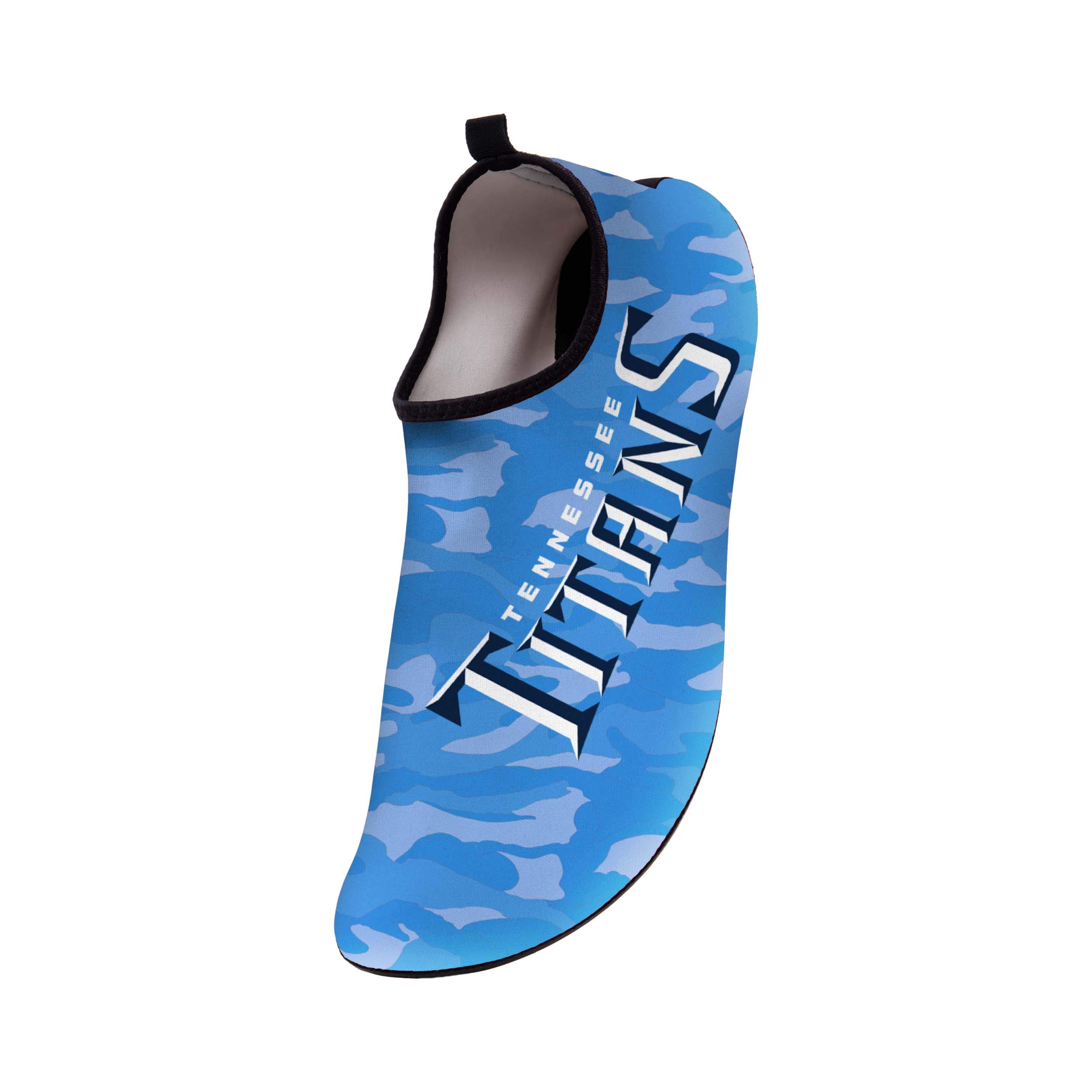 FOCO Men's NCAA &amp; NFL Team Camo Water Shoe