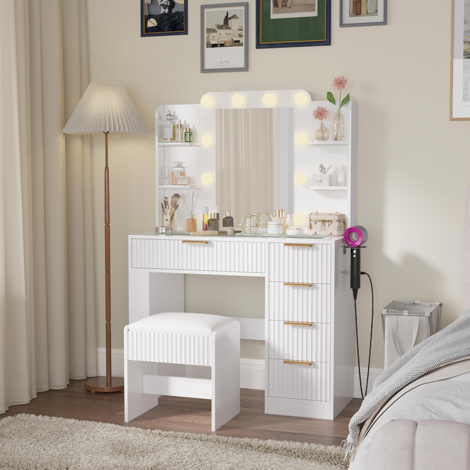 Fluted Makeup Vanity Desk with Lighted Mirror, Large Modern Vanity Desk with Mirror and Lights, Vanity Table with 5 Drawers and Adjustable Shelves,