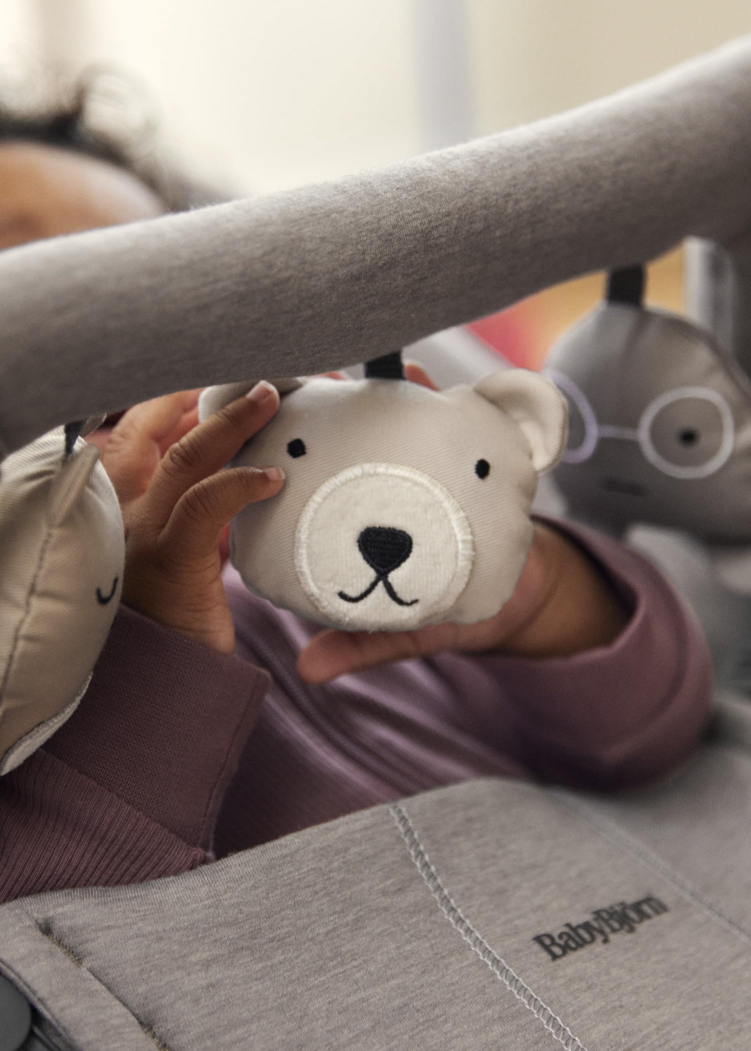 BabyBjörn Spielzeug für Babywippe - Weiche Freunde, Neutrale Farben