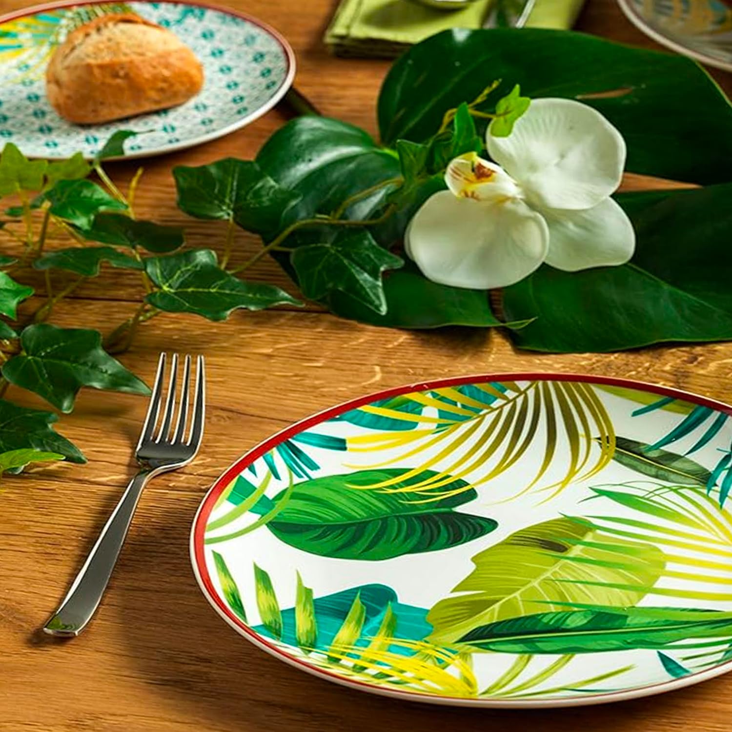 Avilia Servizio da Tavola 18 Piatti in Porcellana Resistente con Design Botanico Tropicale - Ideale per Uso Quotidiano con Piatti Piani, Fondi e da Frutta - Versatili e Lavabili in Lavastoviglie