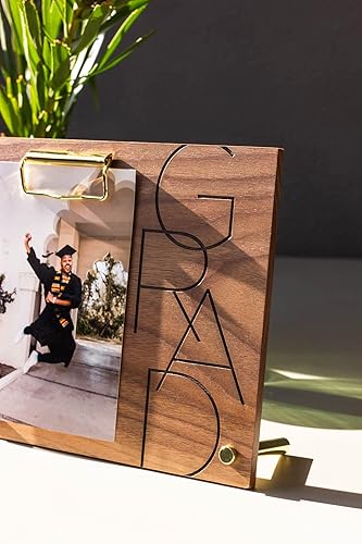 Miniatura 3 de Modern Grad Wood Picture Frame Modern Grad Wood Frame Custom Engraved Photo Display, Picture Clip, Graduation Gifts, Class of 2023