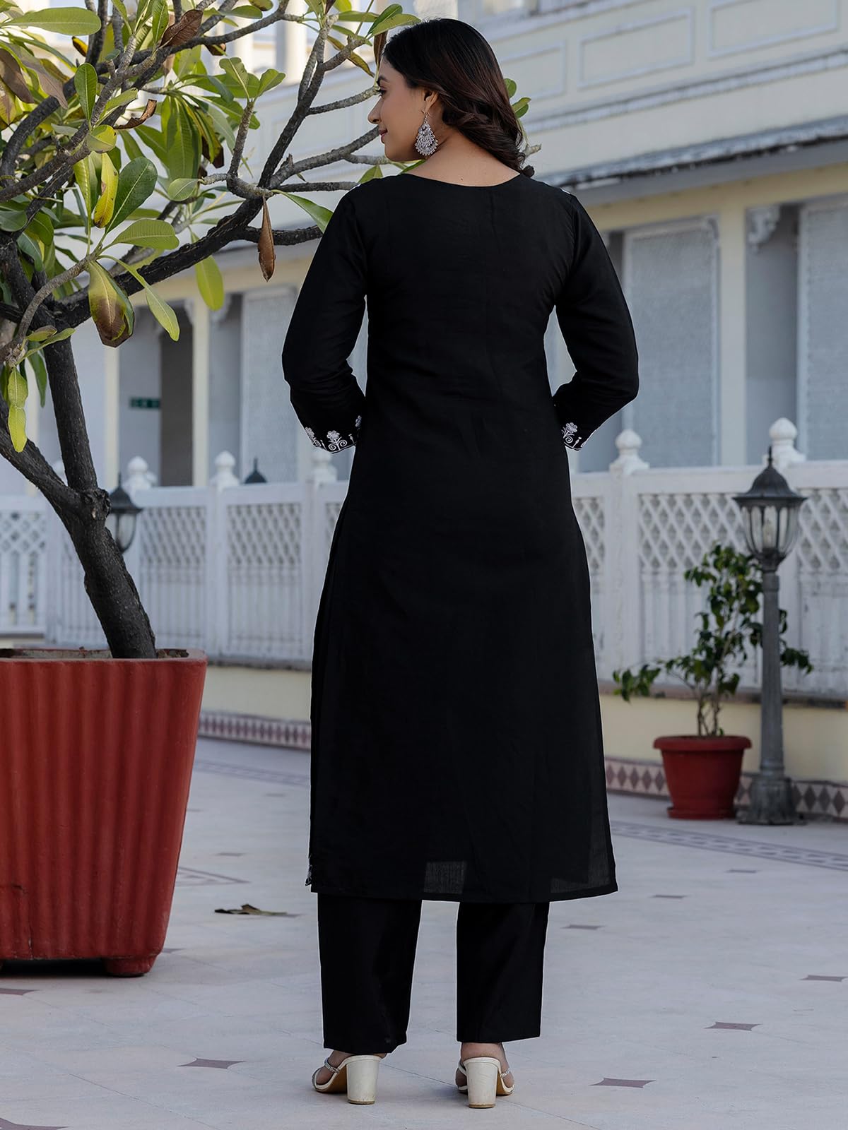 Sanisa Women's Silk Embroidery Straight Kurta With Pant And Dupatta Set (235Kbd2486N-M_Black)