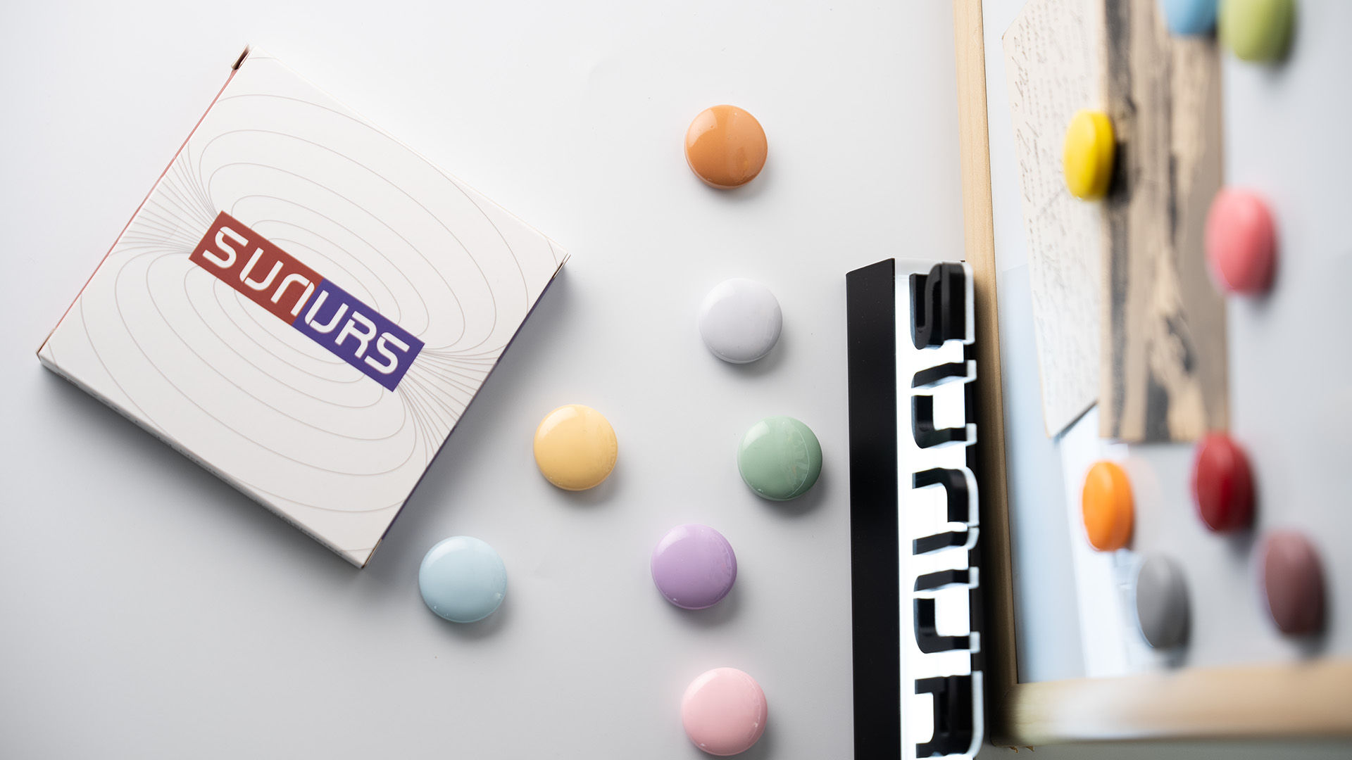 16 Aimants Frigo Néodyme Colorés - Puissants Et Plats Pour Photos, Notes - Finition Brillante Ou Mate