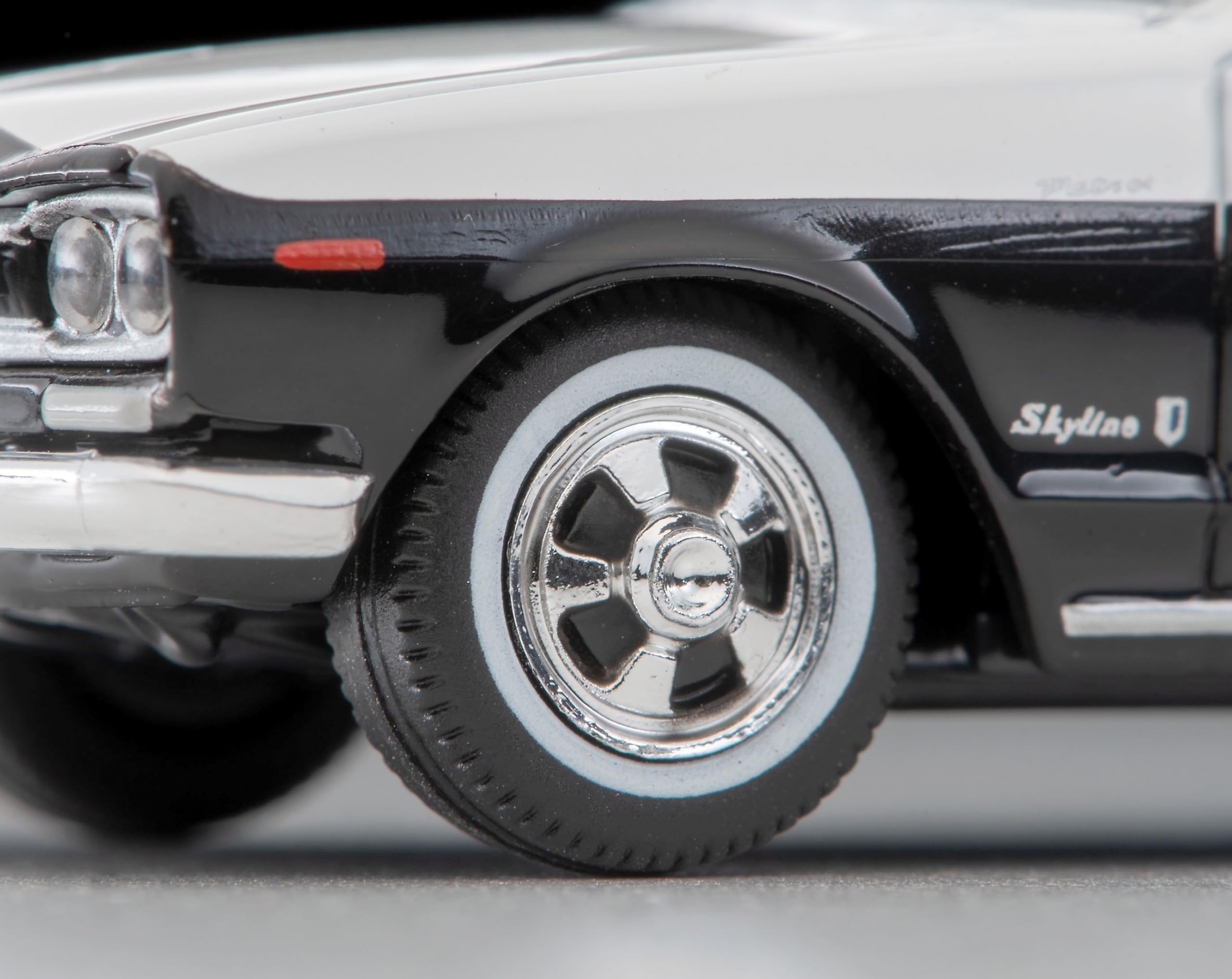 Tomytec Tomica Limited Vintage LV-214a Nissan Skyline 2000 GT