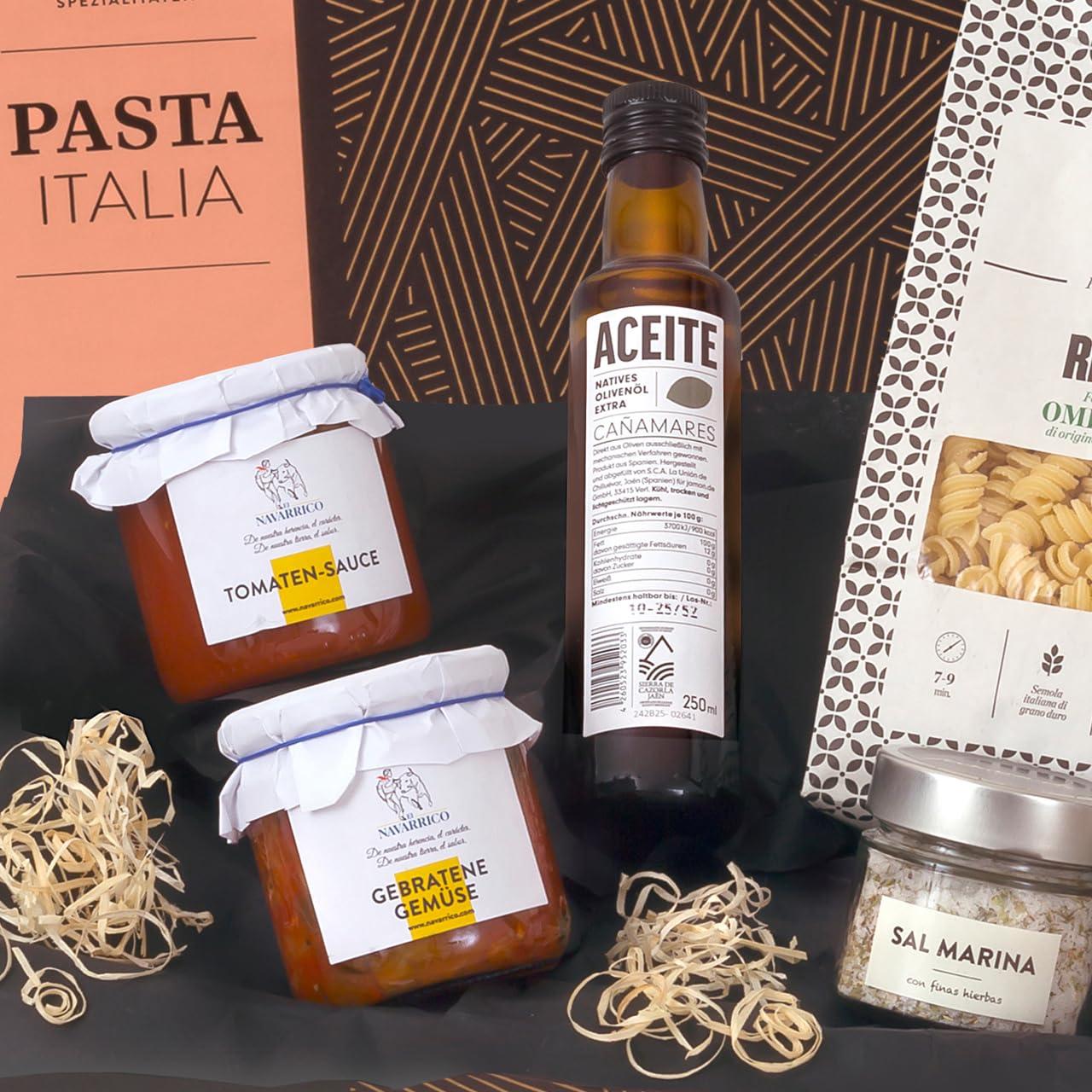 Geschenk-Set PASTA ITALIA | Gefüllter Präsentkorb mit italienischen Nudeln, mediterraner Feinkost, nativem Olivenöl und Meersalz | jamon.de