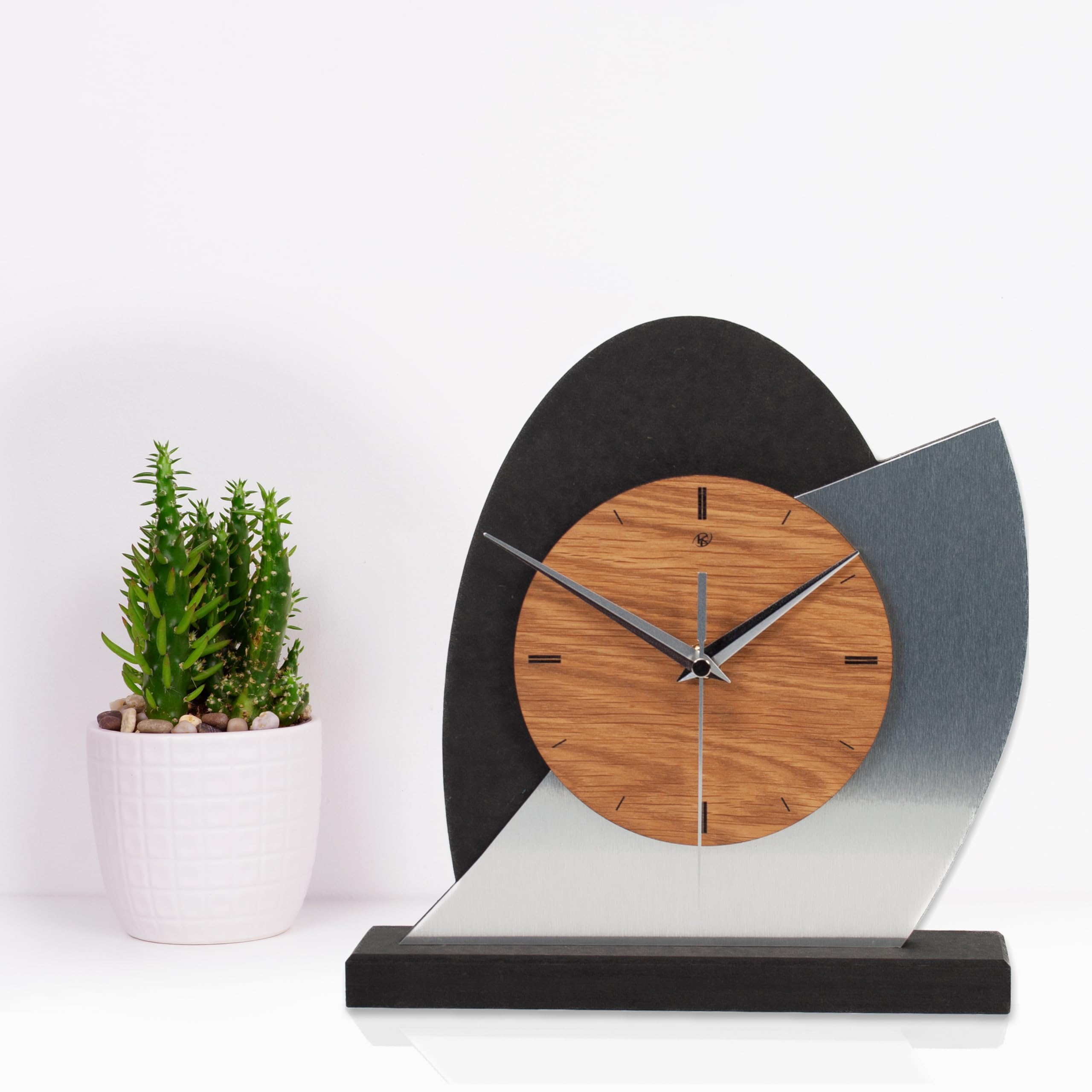 Kreative Feder Designer-Standuhr „Silver Dome“ aus Holz - Tischuhr in modernem Metallic-Look schwarz, braun, Silber; Größe ca. 25,5x25,5cm (leises Funkuhrwerk)