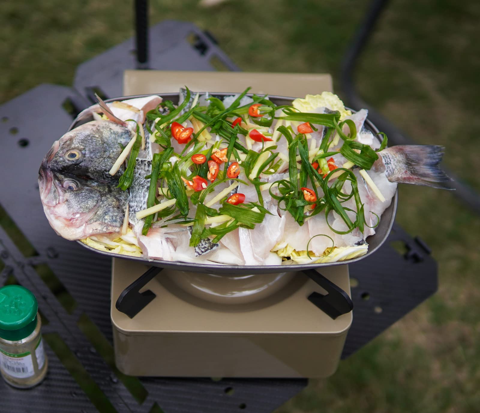 iBasingo Titan Teller Ultraleichtes Metall Geschirr Outdoor Camping Tragbares Geschirr Fisch Obst Snacks Gemüse Abendessen Teller Grau Quadratischer Teller Schüssel mit Tragetasche (Ti1114T-L)