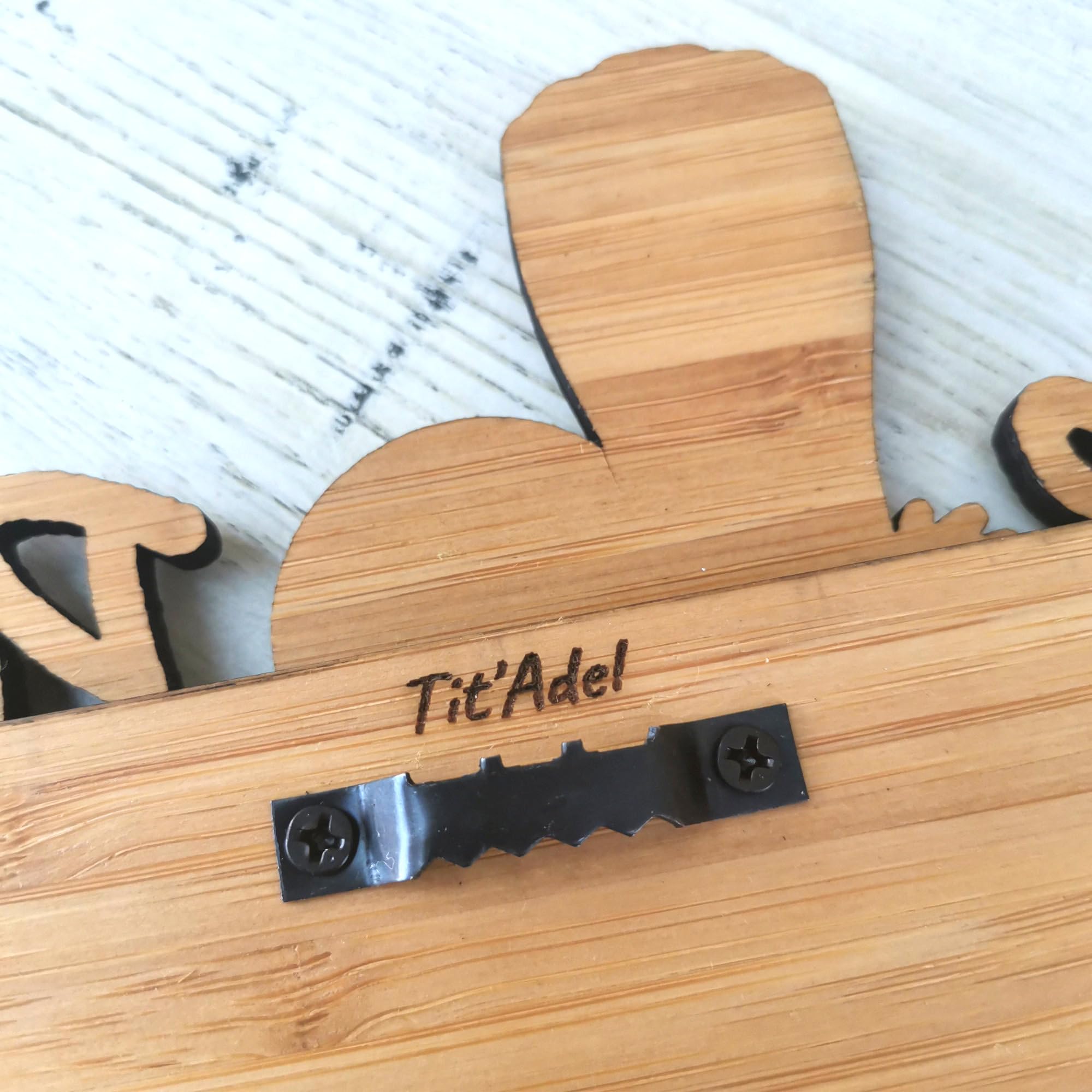 Tit'Adel Compteur de Points Pétanque 4 Joueurs - Tableau de Score en Bois avec 4 Pions Magnétiques - Fabrication Française
