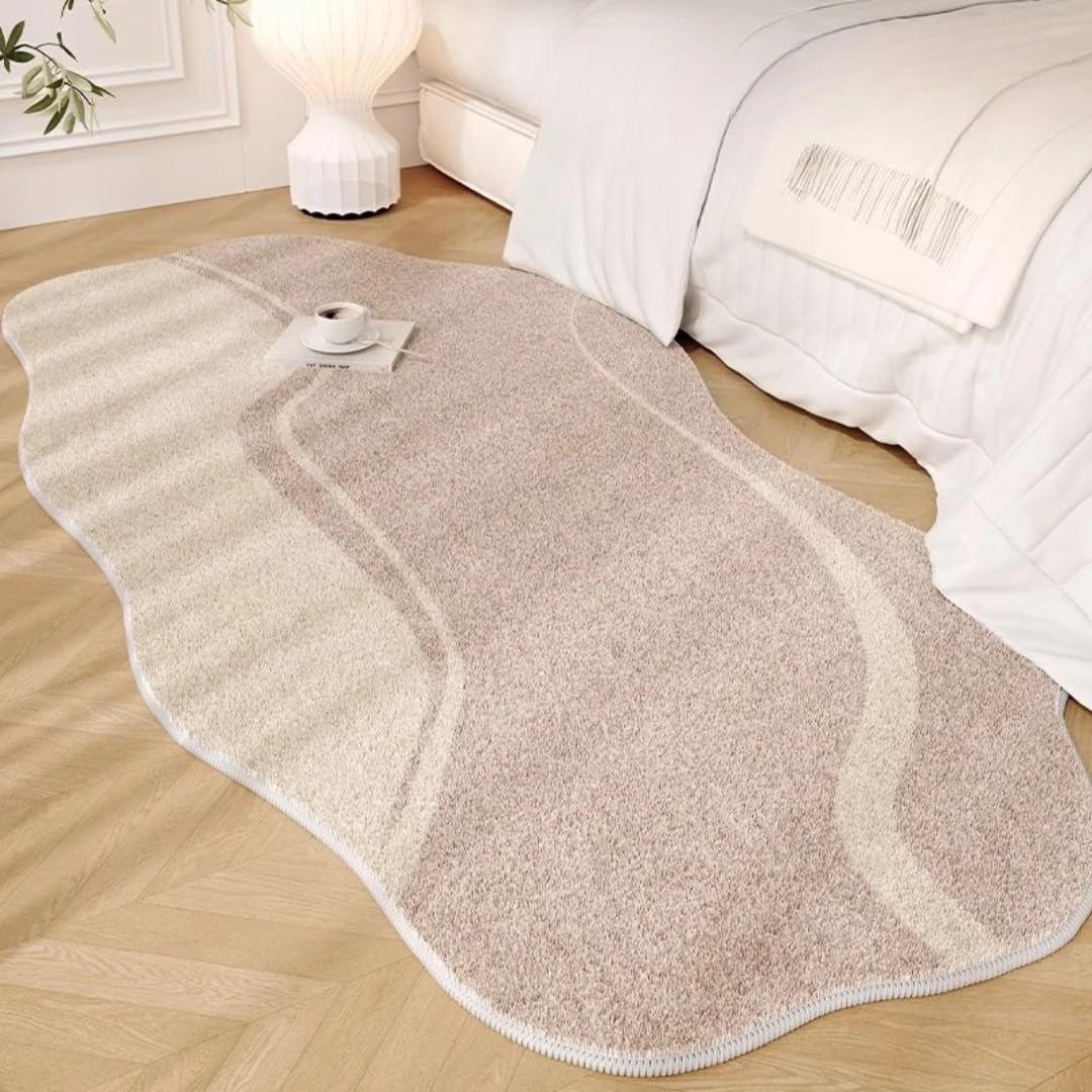 Tapis de chevet épais et moelleux contre le sol froid du matin en chambre