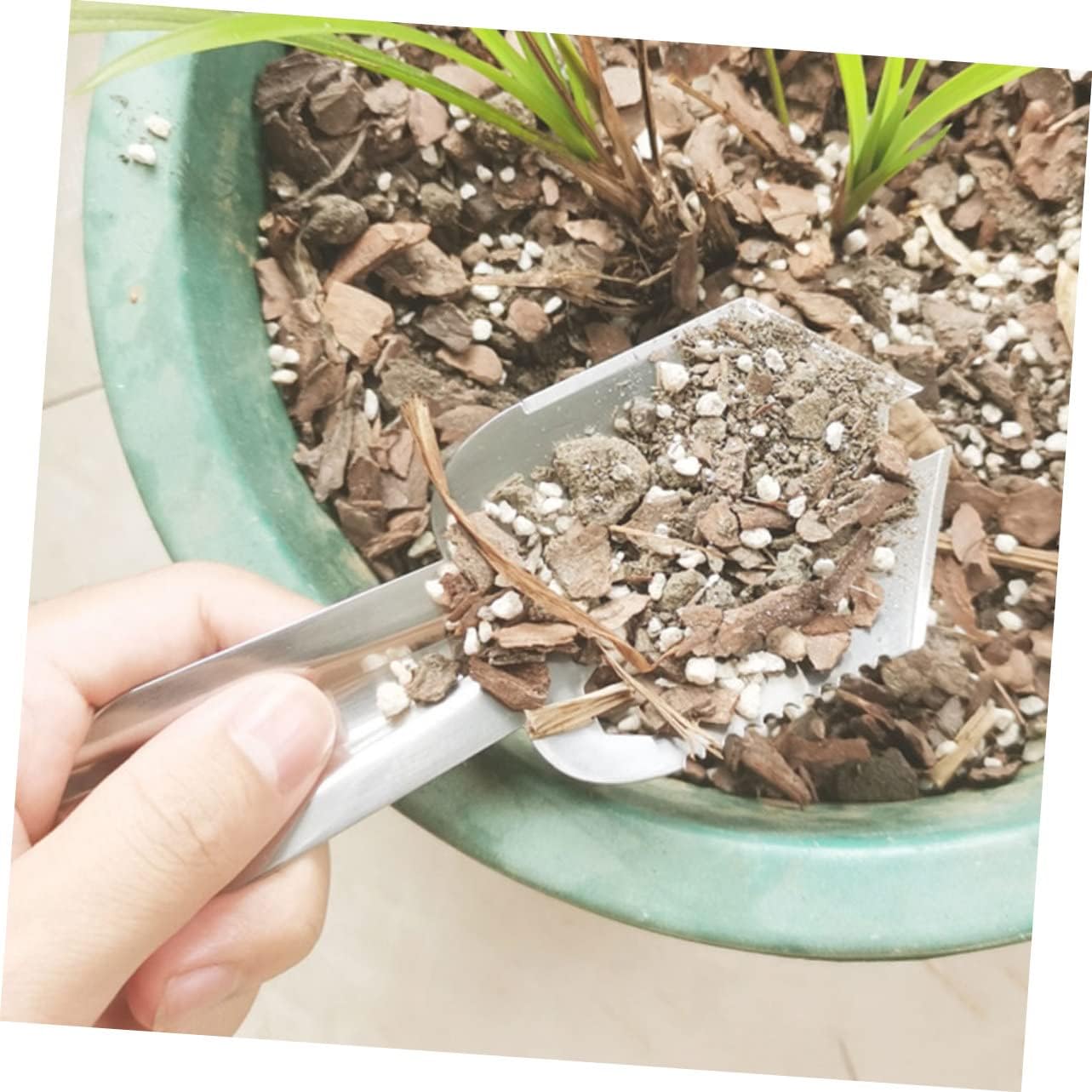 Toddmomy Steel Gardening Shovel Multi-Functional Small Garden Tool for Planting Soil Loosening and Weeding Lightweight and Portable Shovel for Use