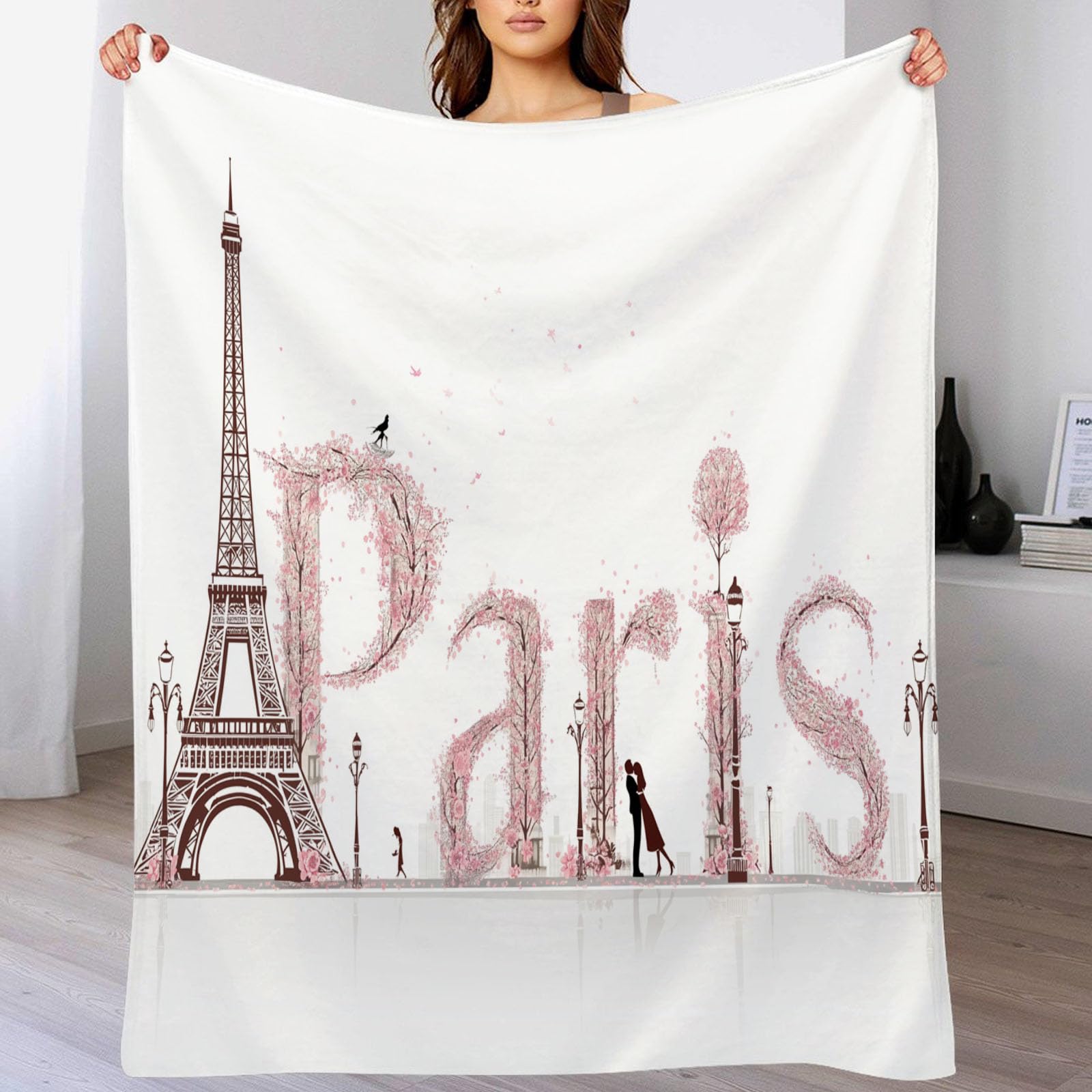 Couverture Tour Eiffel en flanelle douce pour soirée cocooning lit