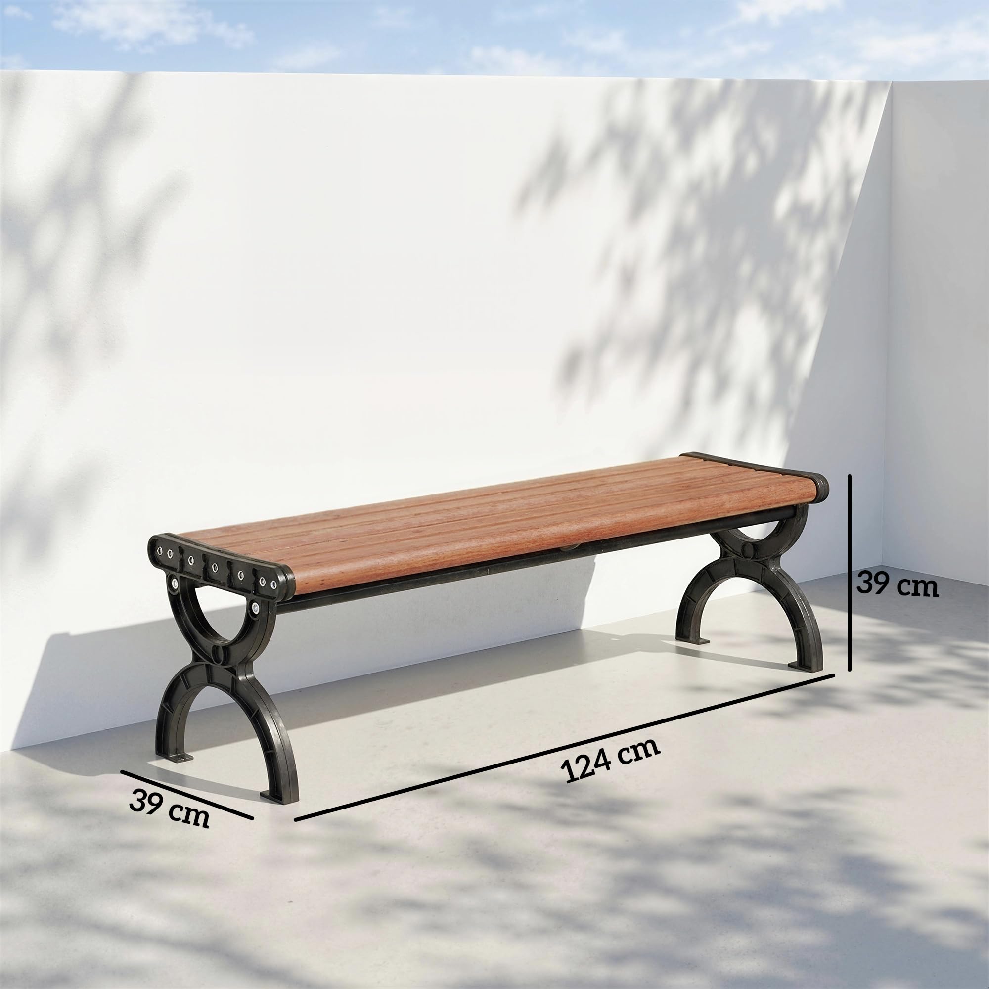 Outsunny Banc de Jardin Banc extérieur 2 Places avec Cadre en Métal et Assise à Lattes, antirouille, pour terrasse, Patio, pelouse, 124 x 39 x 39 cm, Effet Bois