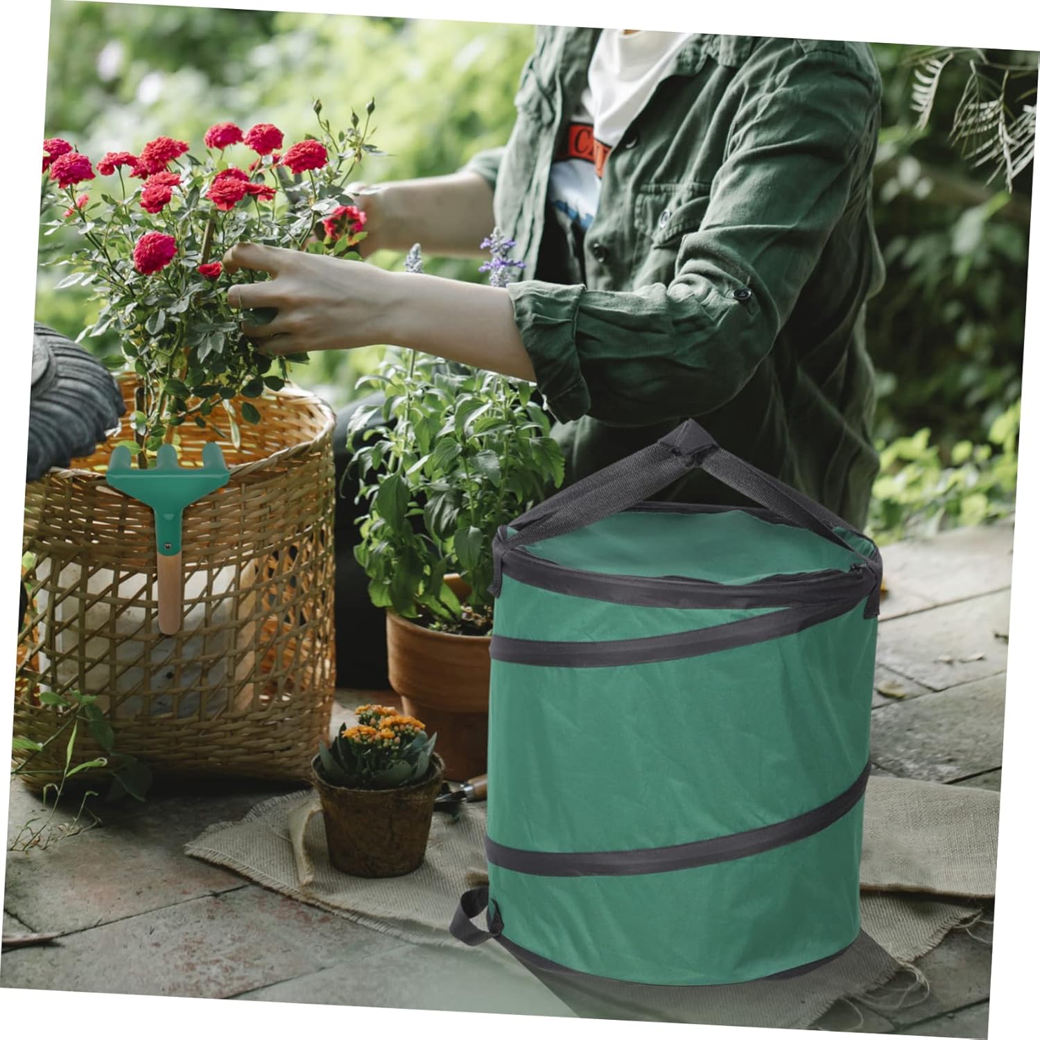 Portable Fallen Leaves Containers Trash Bin Trash Bag Junk Case Trashcan with Lid Trash Can with Lid Garbage Can Litter Bags Collapsible Trash Can Bins Dark Green Oxford Cloth