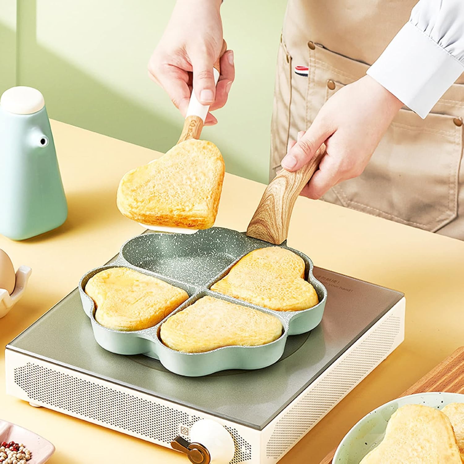 BORDSTRACT Egg Frying Pan, Aluminum Alloy Heart Shaped Nonstick 4 Cup Uniform Heating Pancake Pan with Handle Suitable for Gas Stove Induction Cooker(Green)