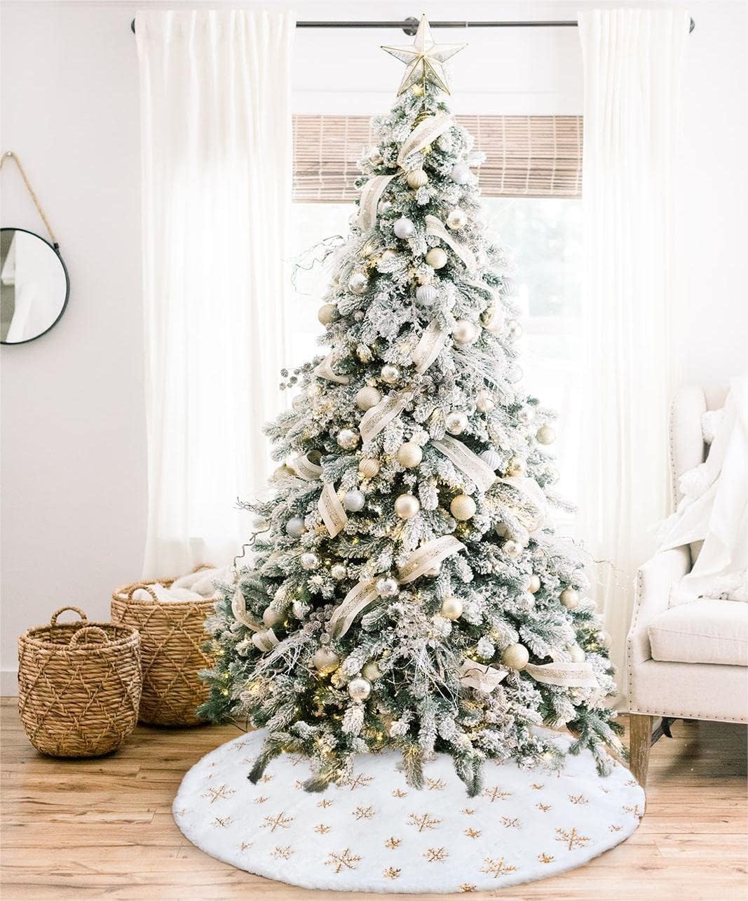 48 Inches Christmas Tree Skirt Plush Luxury Faux Fur Tree Skirt with Sequined Gold Snowflakes Large Christmas Tree Mats for Xmas Tree Holiday Party New Year Decorations
