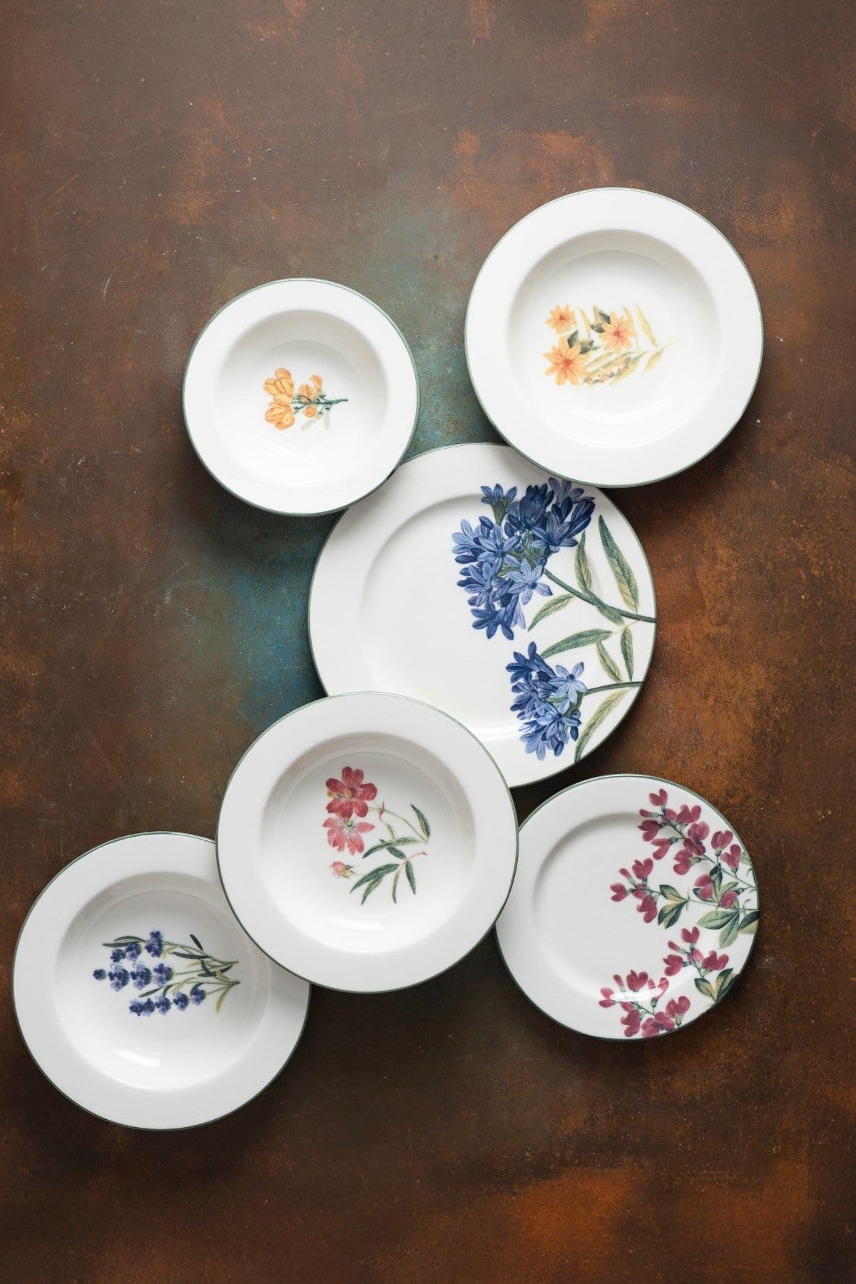 Elegancki 24-częściowy serwis obiadowy, 100% porcelana, w zestawie talerze do serwowania, miski i talerze deserowe, można myć w zmywarce i używać w kuchence mikrofalowej