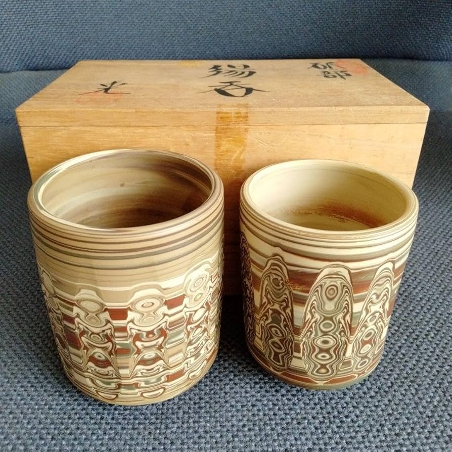 旧家蔵 砥部燒湯呑み 人気作家大西　光（おおにし　ひかる）作 2客共箱付き新品 Amazon.co.jp: 旧家蔵 砥部燒湯呑み 人気作家大西 （おおにし ひかる