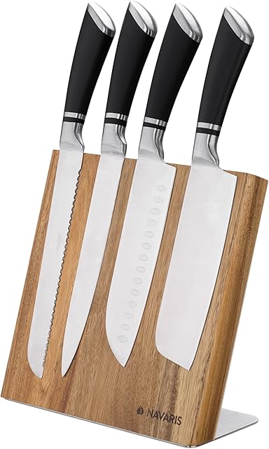 Navaris Wooden Magnetic Knife Holder - Universal Wood Magnetic Block & Organiser for Knives, Scissors, Kitchen Cutlery - Acacia, 23 x 22.5 cm
