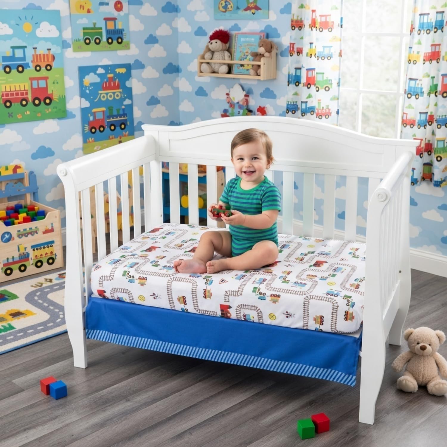 Everyday Kids Juego de cama de 3 piezas para cuna – Incluye edredón, sábana bajera y volantes de polvo – Juego de ropa de cama para cuna de bebé, Choo Choo Tren