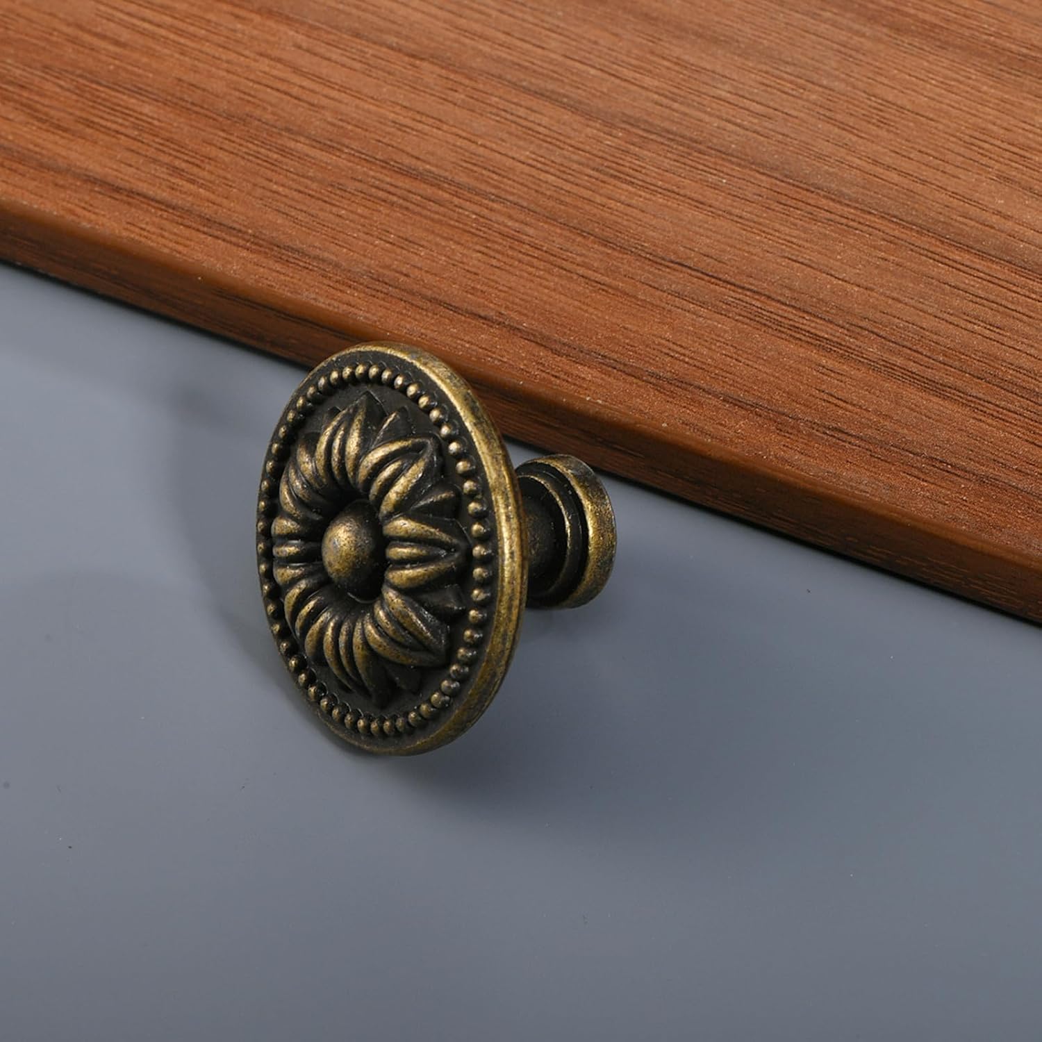 10-Pack Vintage Flower Cabinet Knobs, Antique Bronze Metal Pull Handles for Drawer/Drawer Doors