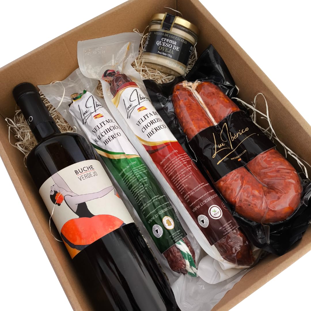 Cesta Gourmet "Livia" - Vino Blanco Verdejo, Embutido y Morcilla | Vino blanco Verdejo, velitas de chorizo y salchichón ibérico, morcilla patatera y crema de queso de oveja. Para regalar.