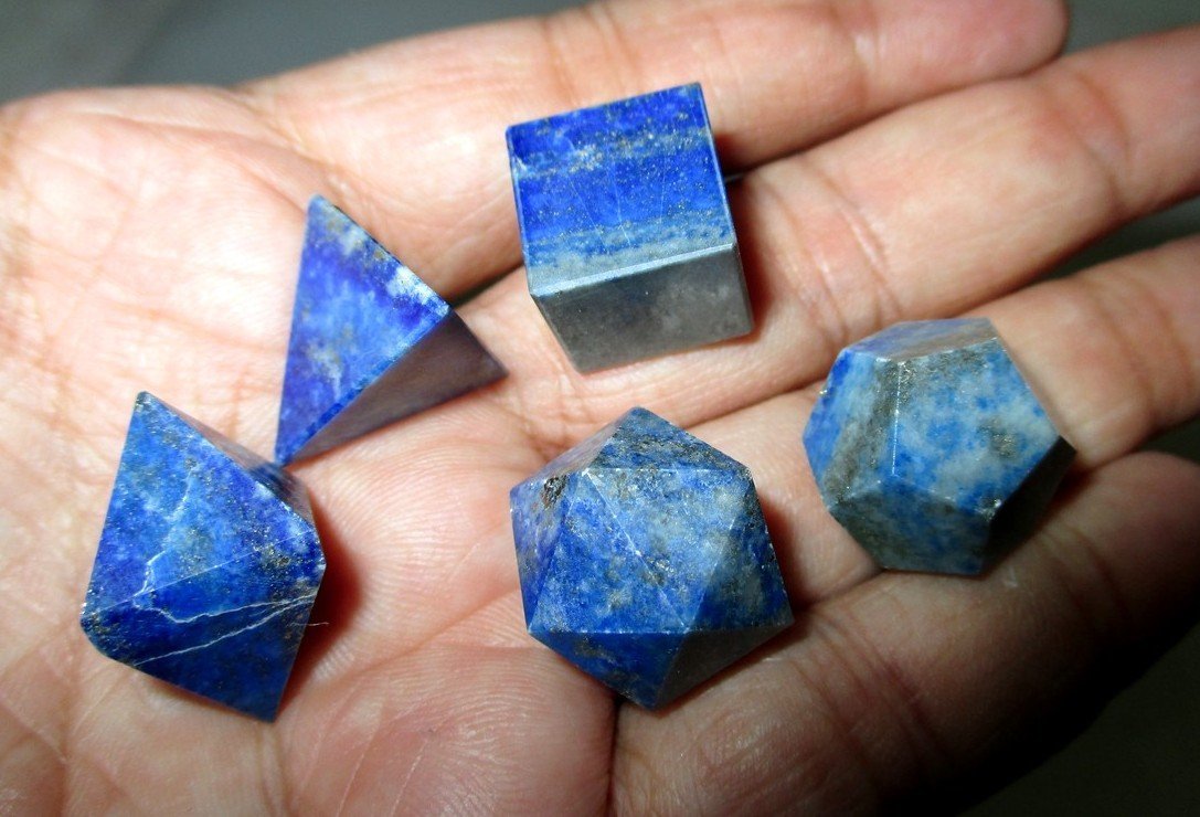 Jet Lapis Lazuli Sacred Geometry Sets 5 Stone Free 40 Page Booklet on Jet International Crystal Therapy Platonic Solid Top Grade Quality Merkaba Star w/ Velvet Pouch Attractive Cleansing Life Vitality Healing Chakra Balancing DNA Energy Grid Activation Past Life Meditation Dream Work Knowledge Progress Prosperity Success Love