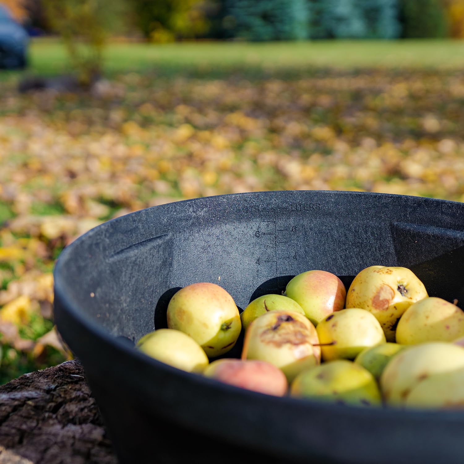 Red Barn 2 Gallon Rubber Feed Pan – Heavy Duty Flexible Livestock Feed Bowl for Goats, Chickens & Dogs – Durable Crack & Freeze Resistant Rubber Tub - 5