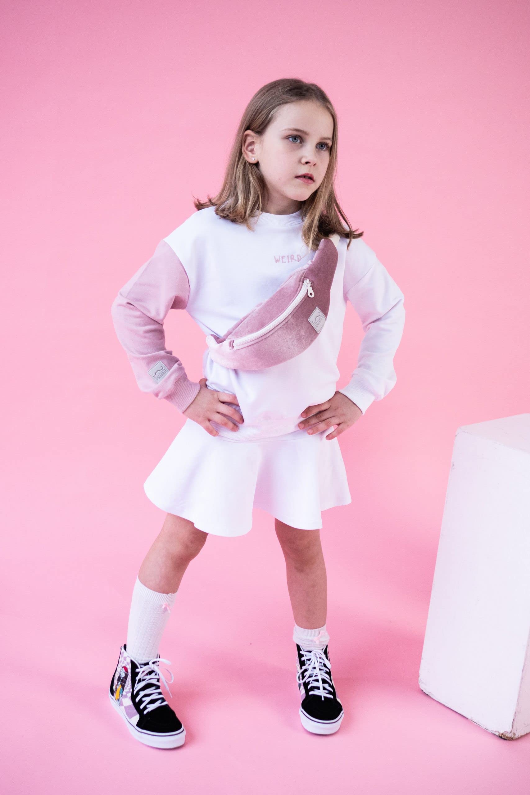 Smart&Cute Chándal Weirdo hecho a mano, material orgánico, perfecto para la escuela o al aire libre. Traje de track para niñas. Cómodo al aire libre/interior.