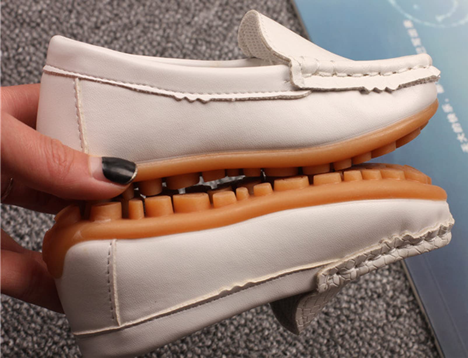 Mocassins pour Enfant Cuir Bateau Chaussures Garçon Mode Oxford Chaussures Fille Décontracté Confortable Mocassin Plates Loafers, Blanc 32 EU