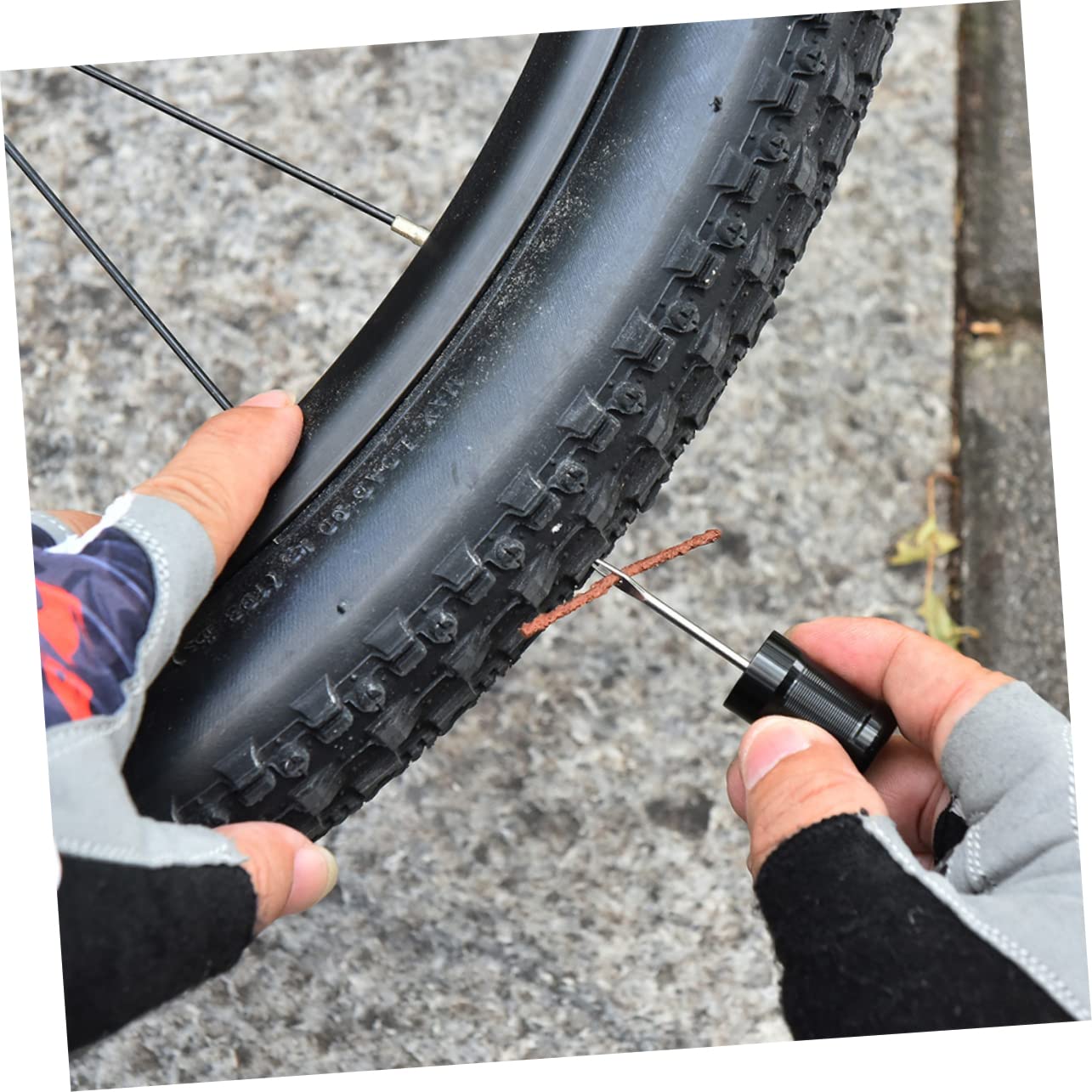 Garneck 1 Set Professional Tire Repair Kit of Rubber Repair Strips for Emergency Puncture Fixing Portable Storage Design Suitable for Bicycle Wheels Strong and Durable