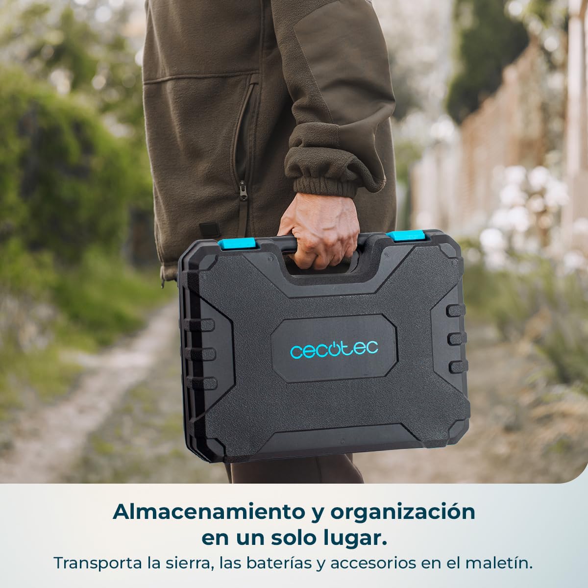 Cecotec Sierra de Sable LongFlex 1200 Home&Garden. 550W, Incluye 2 Baterías de 12V, Cortes de hasta 65mm con Recorrido de 20mm, Accesorio para Cortar Ramas, Incluye 6 Cuchillas y Maletín